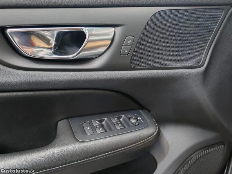 Volvo V60 2.0 B4 Momentum Gear — fotografia 9