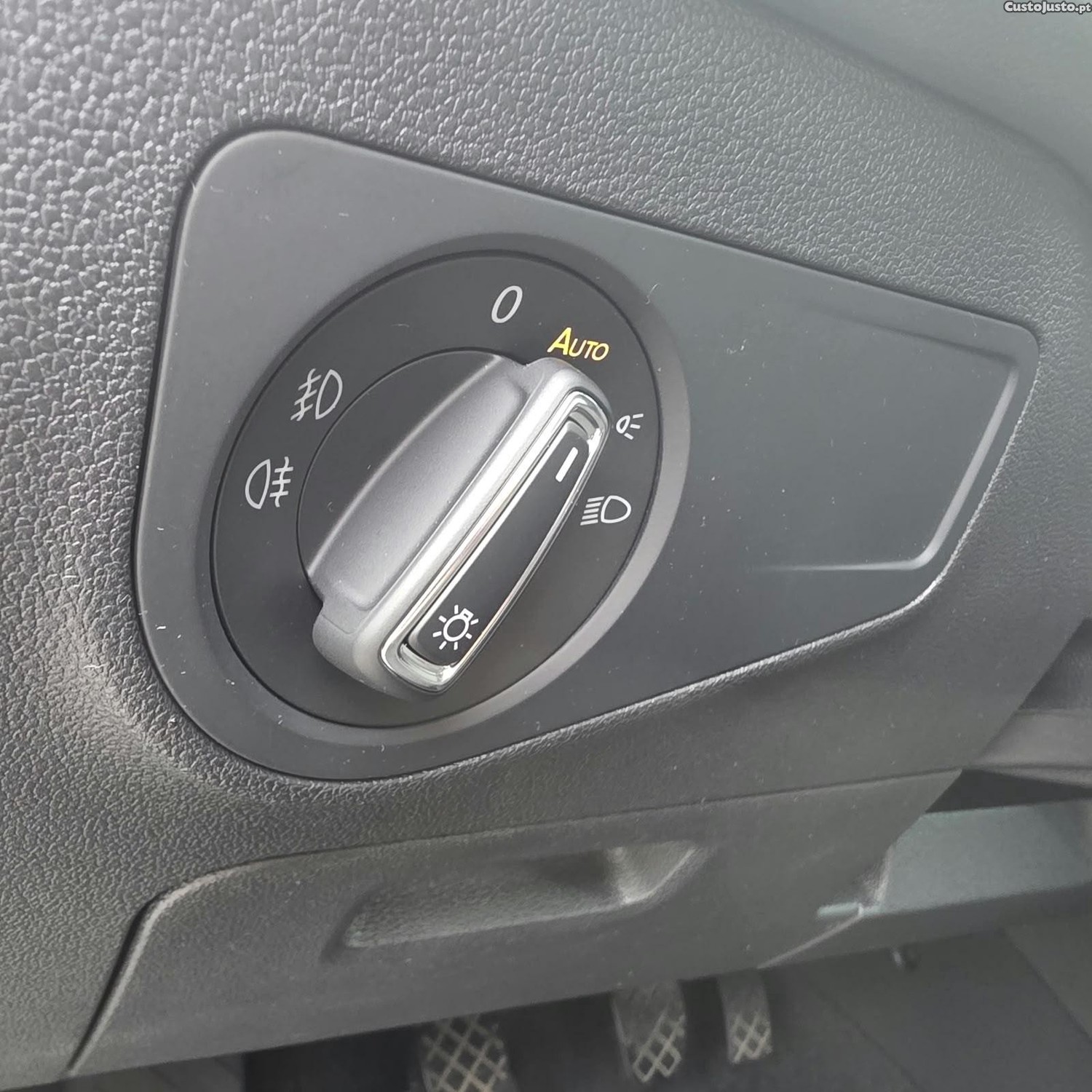 Volkswagen Tiguan 2.0 TDi Sport BlueMotion — fotografia 8