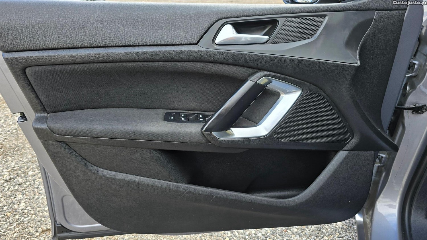 Peugeot 308 SW 1.6 BlueHDi Active — fotografia 24