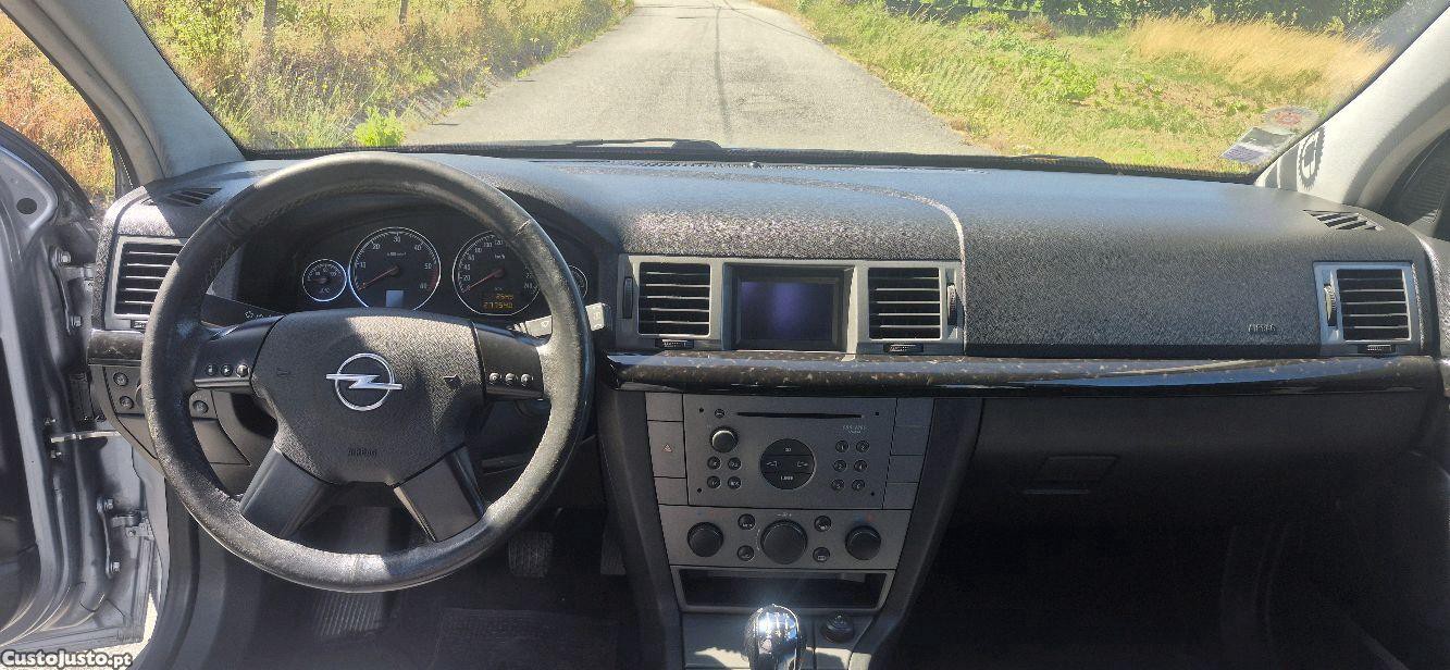 Opel Signum 2.2 DTi — fotografia 8