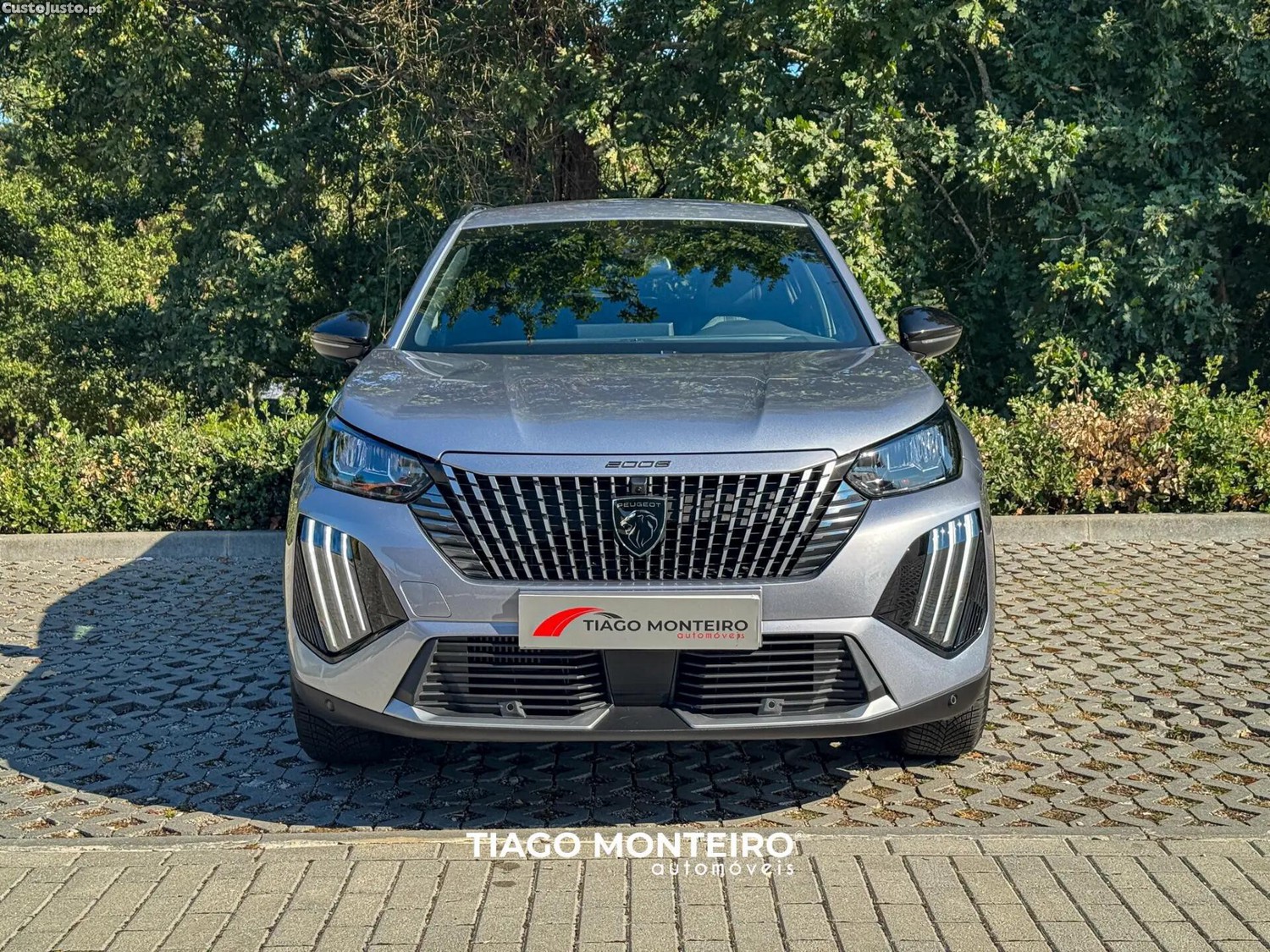 Peugeot 2008 1.2 Hybrid Allure e-DCS6 — fotografia 8