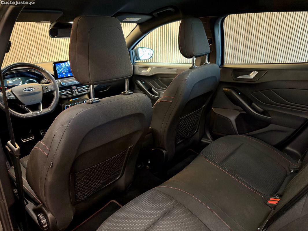 Ford Focus SW 1.0 EcoBoost ST-Line Aut. — fotografia 12