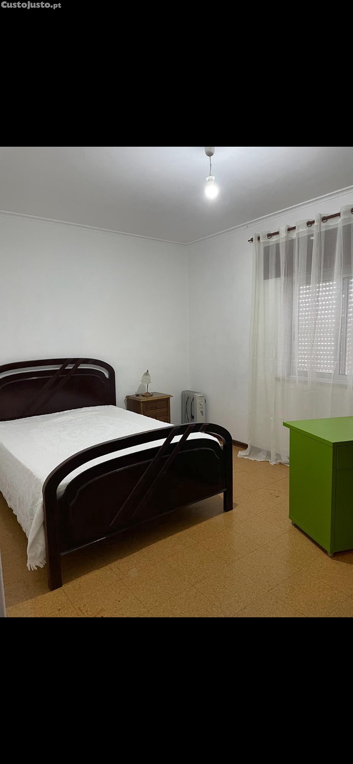 Quartos para estudantes / Mirandela