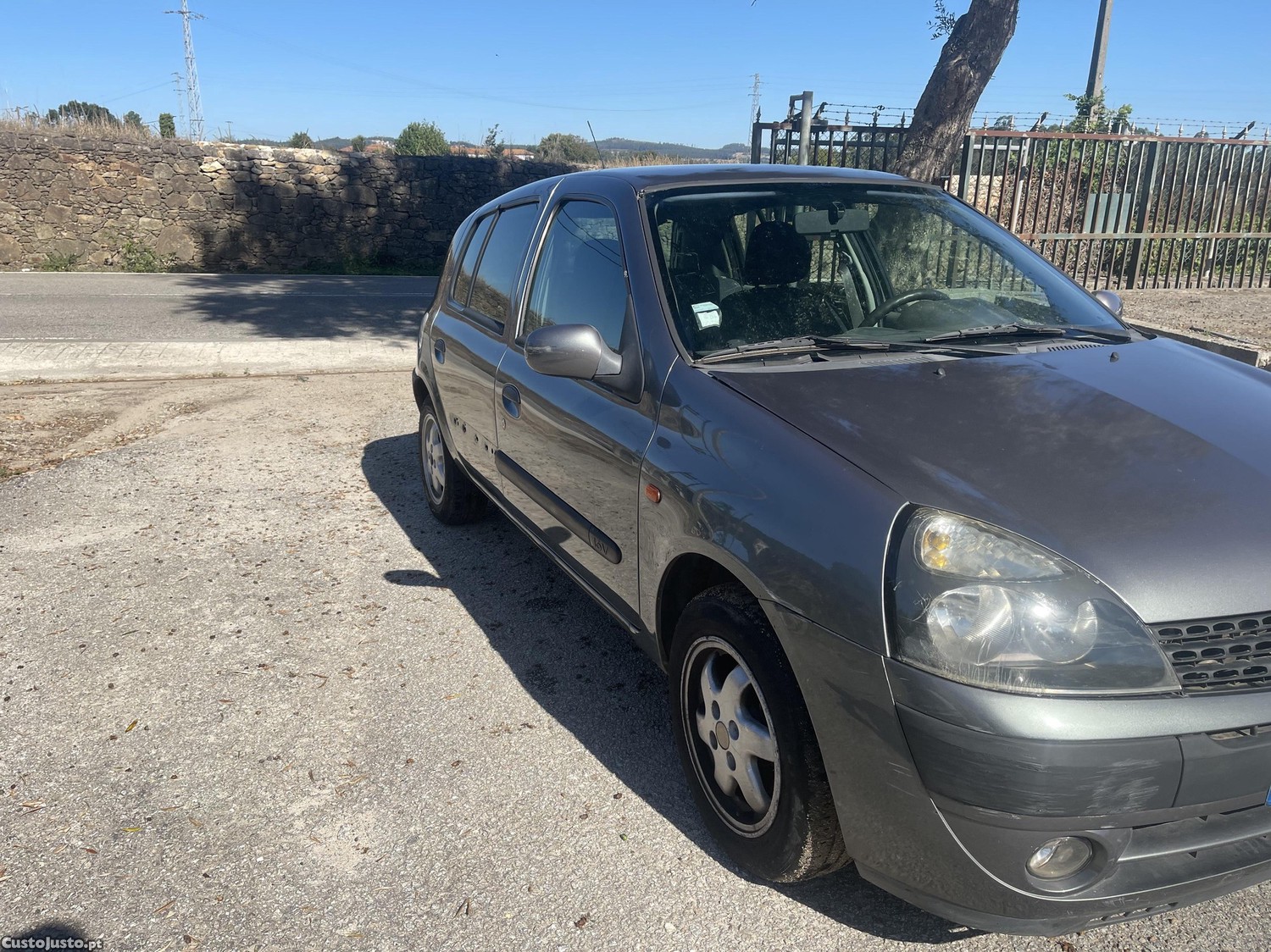 Renault Clio 1.2i — fotografia 11