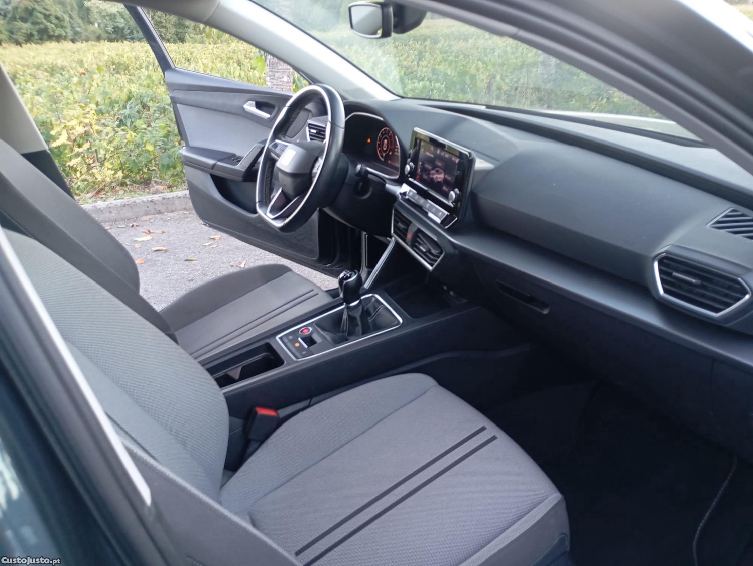 SEAT Leon 1.0 style 110 cv — fotografia 4