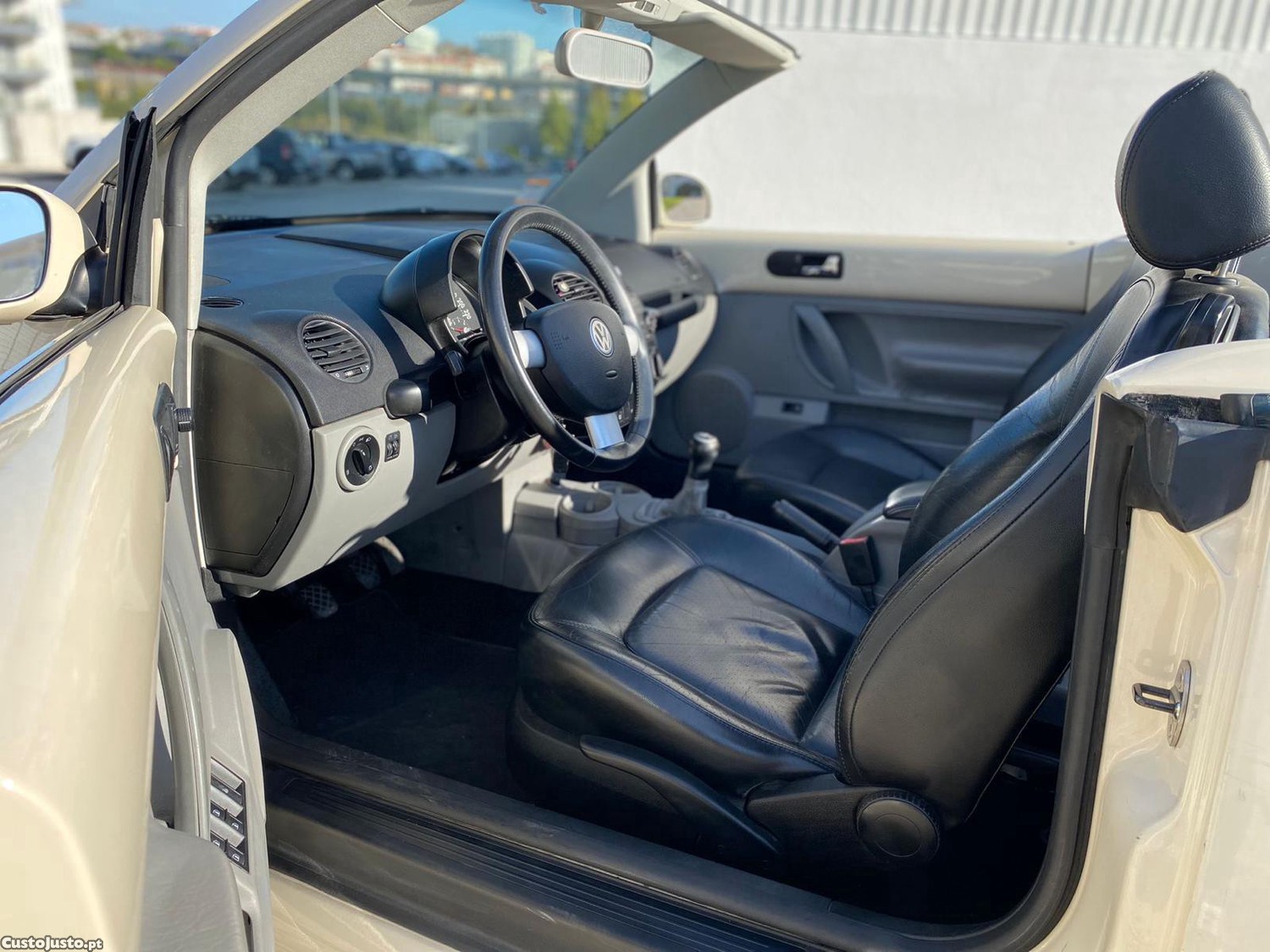 Volkswagen New Beetle Cabrio cabriole — fotografia 4