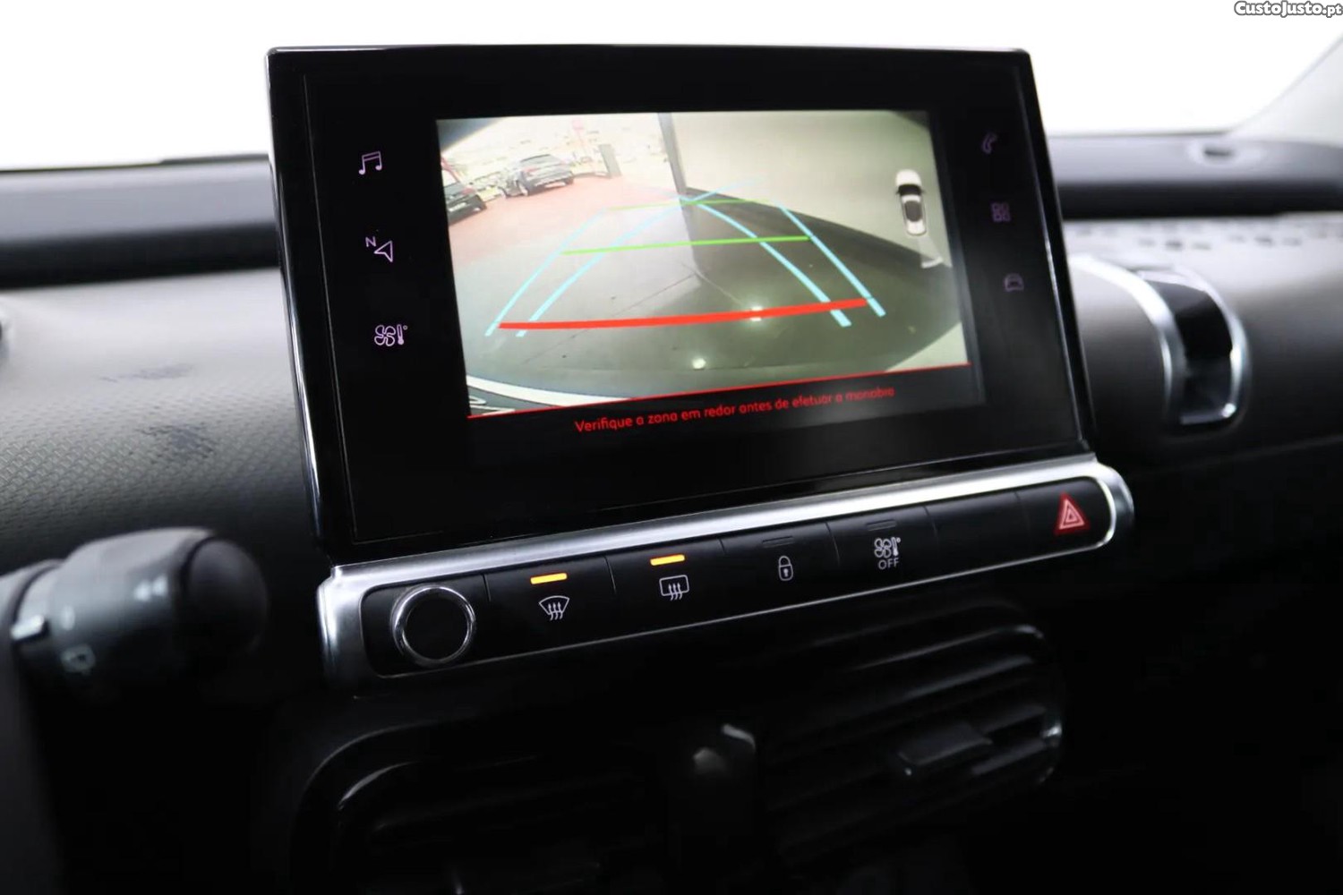 Citroën C4 1.2 PureTech Shine — fotografia 3