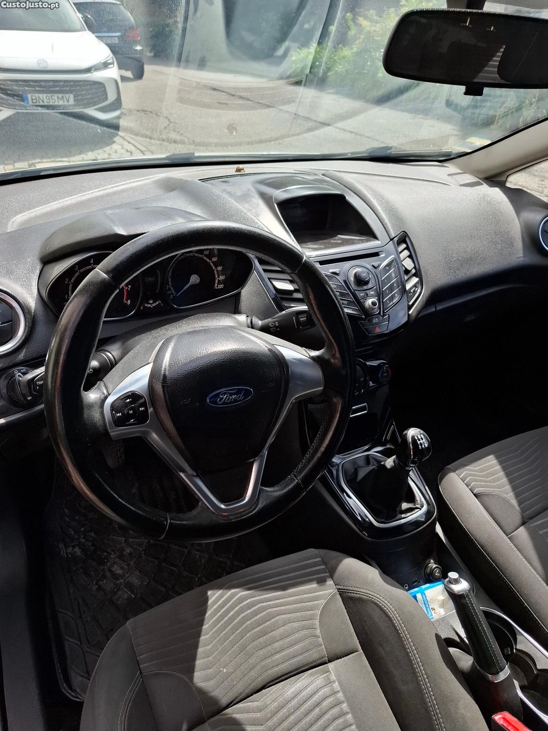 Ford Fiesta 5 portas - 14 foto 4