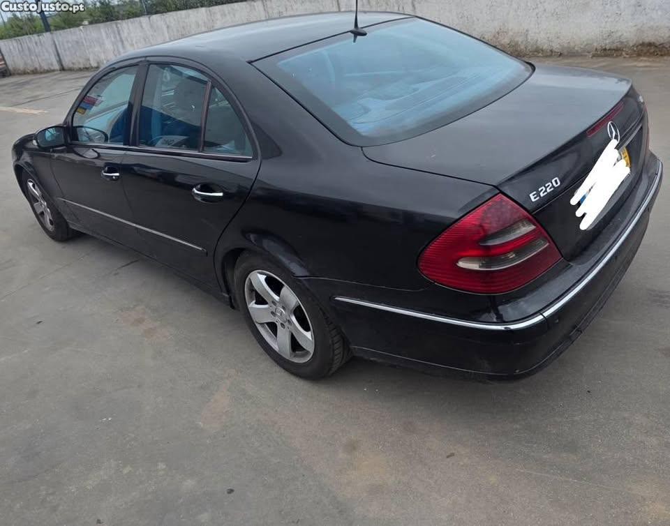 Mercedes-Benz E 220 CDi Avantgarde - AVARIA RADIADOR DA CAIXA DE VELOCIDADES — photo 2