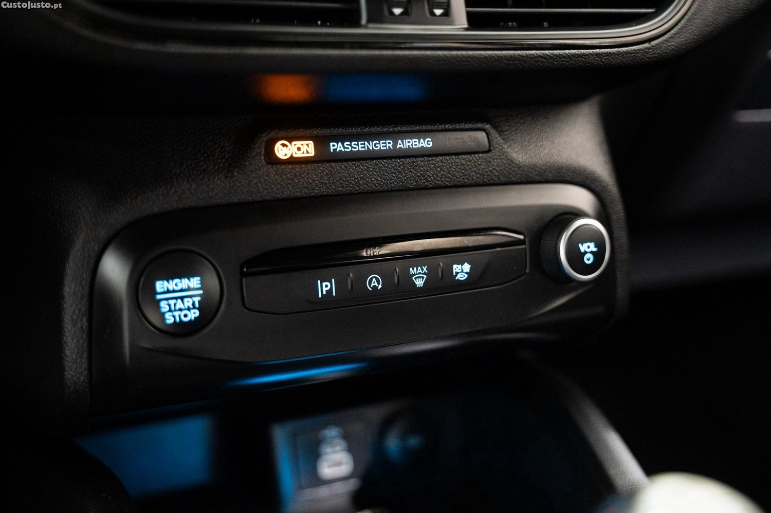 Ford Focus 1.0 EcoBoost MHEV ST-Line — fotografia 11
