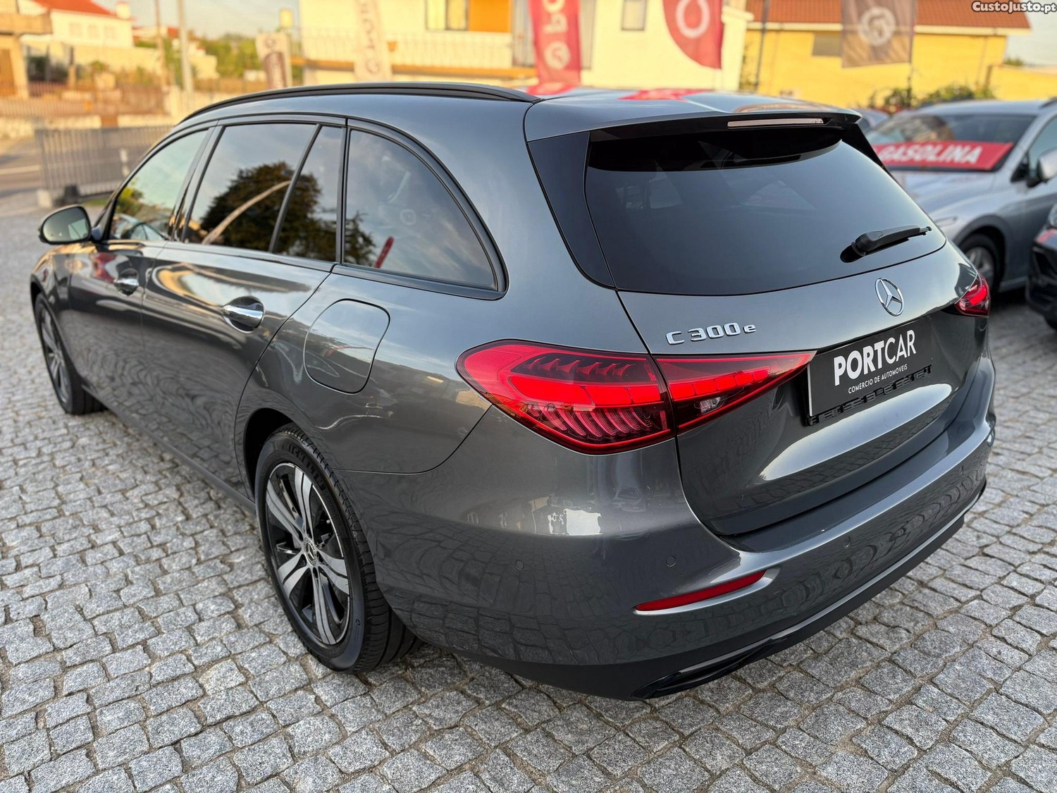 Mercedes-Benz C 300 e Avantgarde — fotografia 15