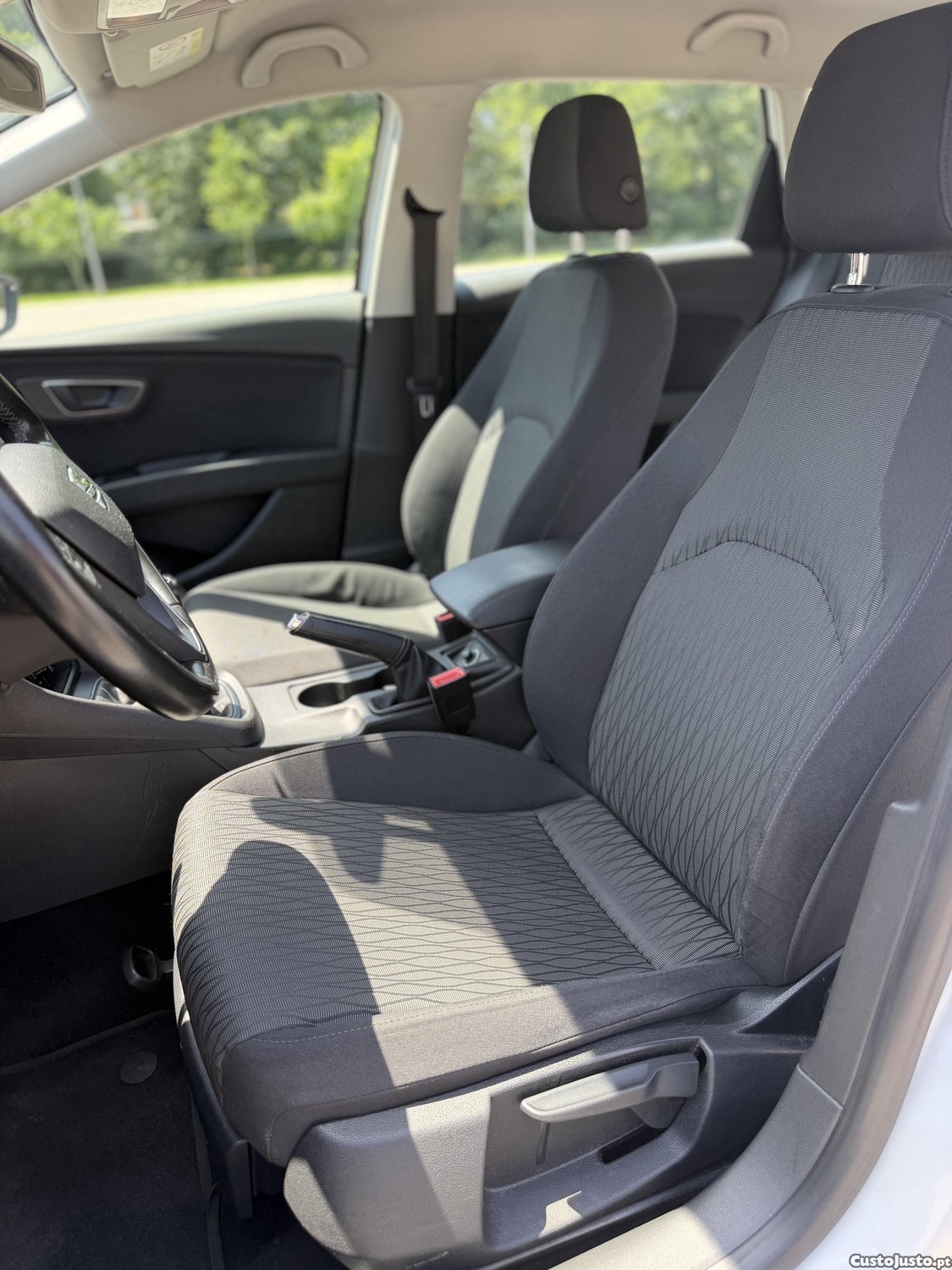 SEAT Leon ST 1.6 Tdi — fotografia 2