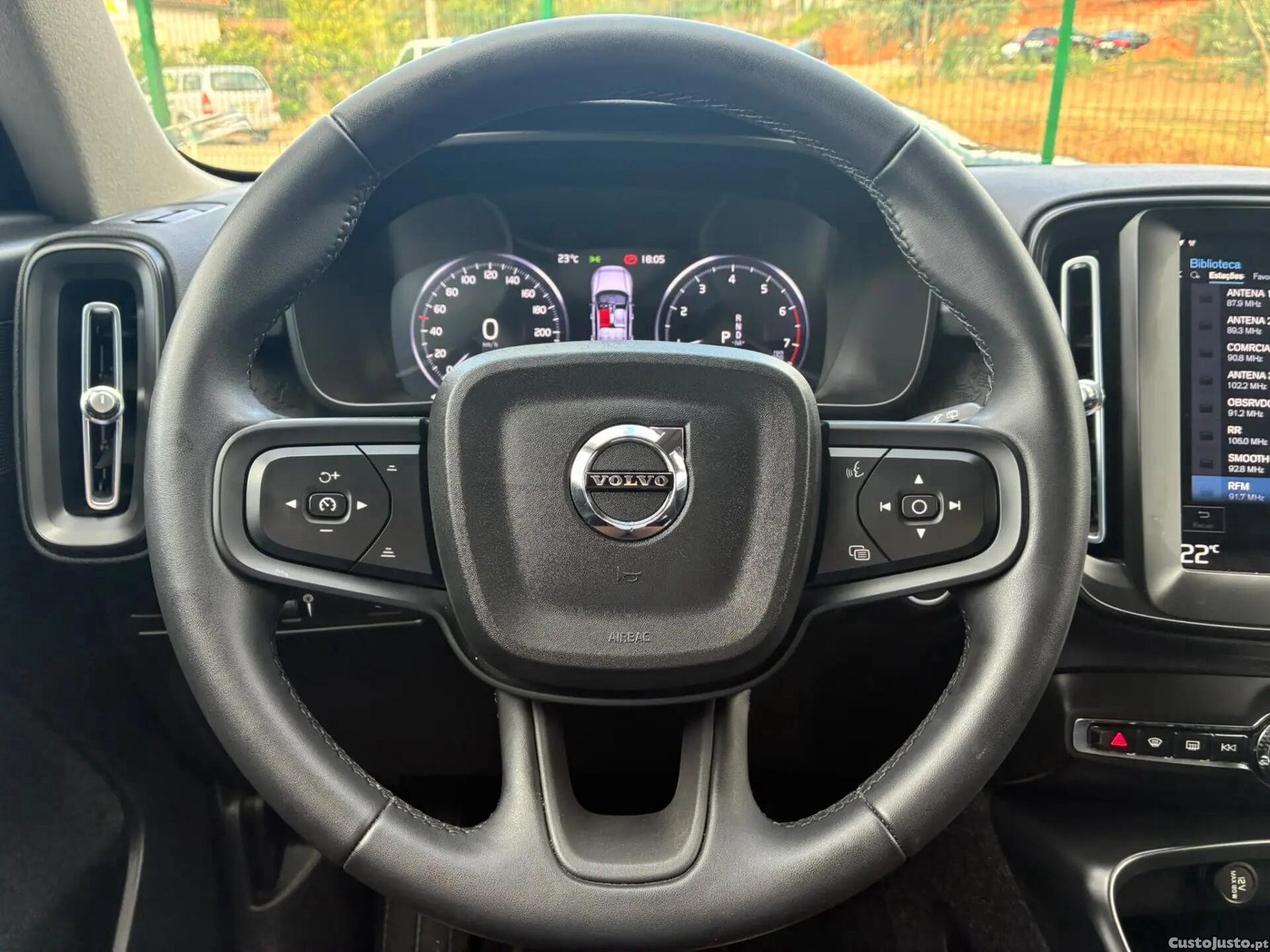 Volvo XC 40 1.5 T2 Momentum Plus Geartronic — fotografia 17