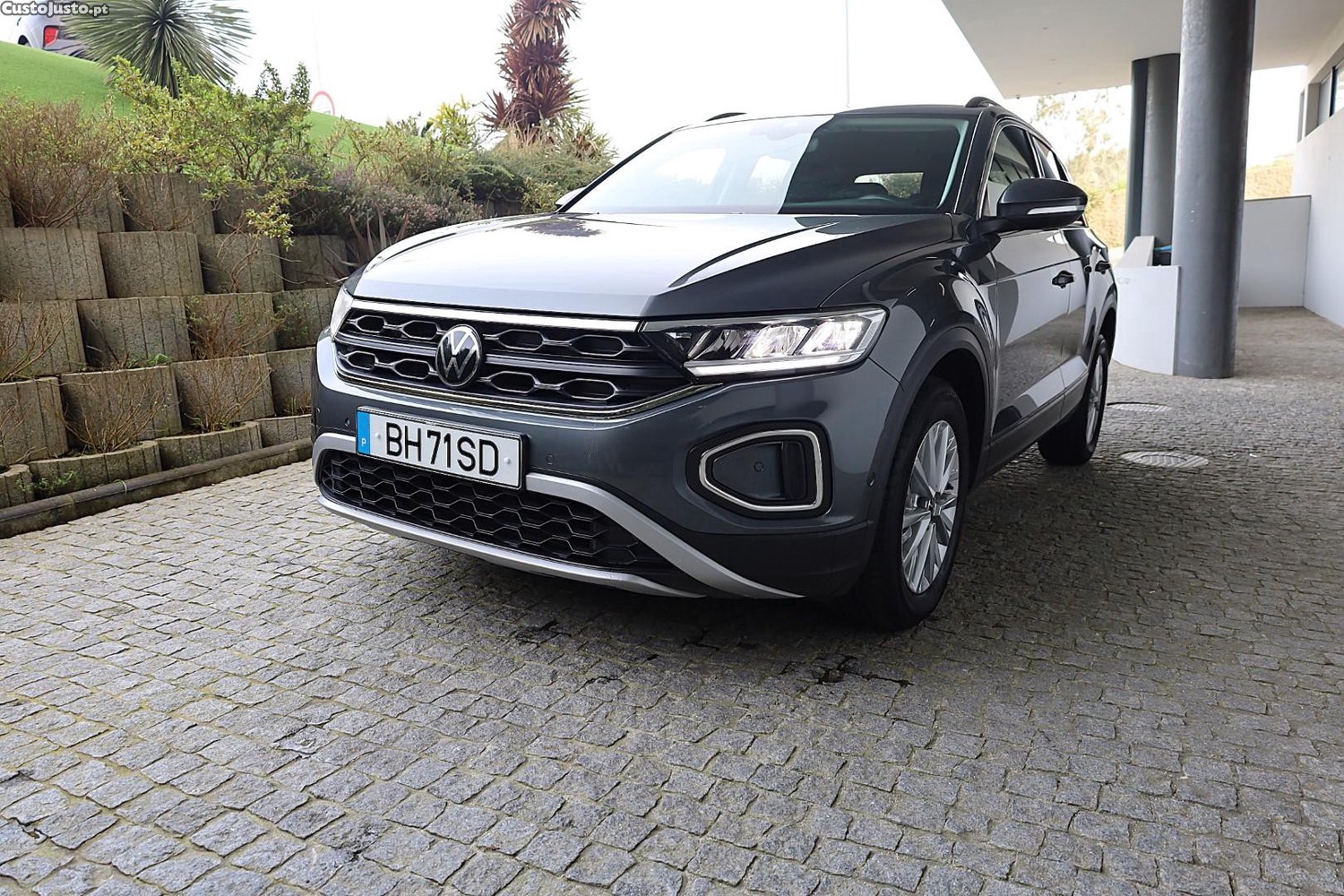 Volkswagen T-Roc 1.0 TSI Life — fotografia 15