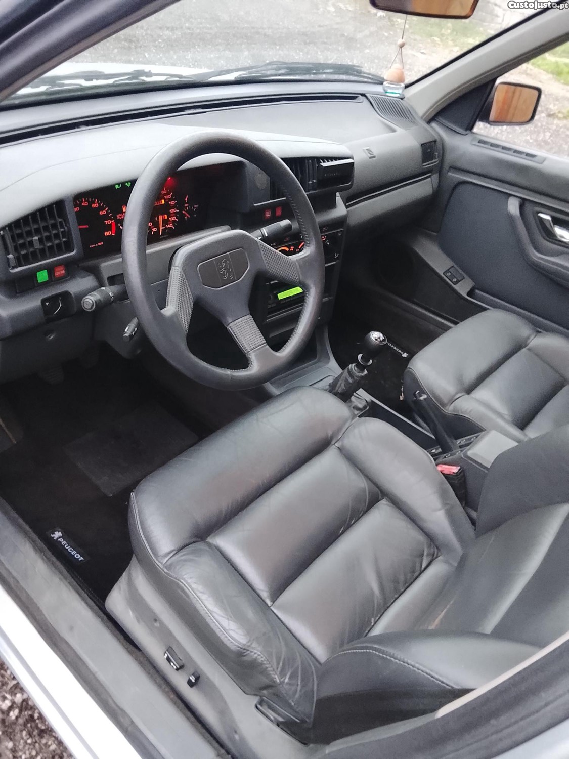 Peugeot 405 Mi16 — fotografia 2