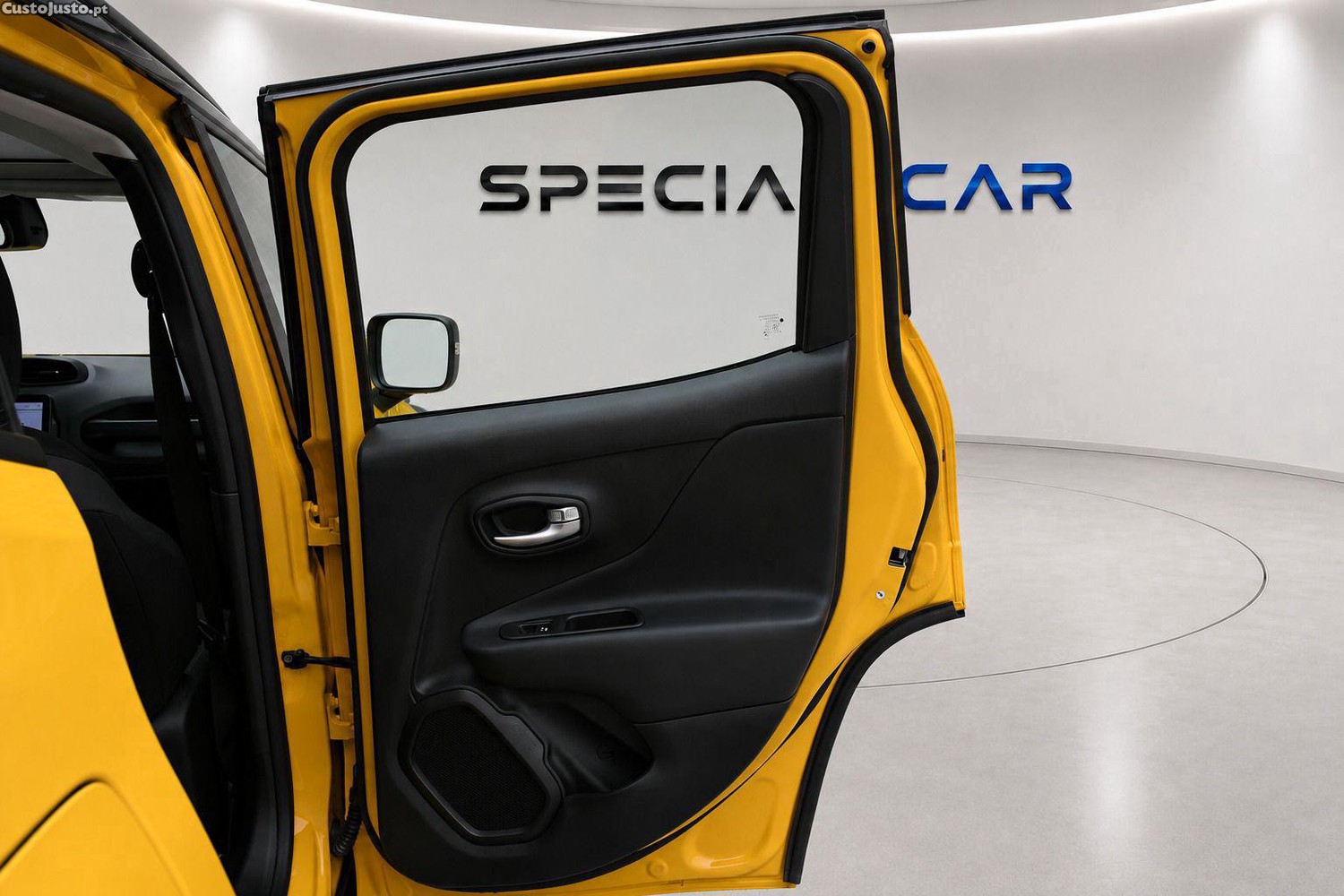 Jeep Renegade 1.5 TG e-Hybrid Altitude DCT — fotografia 3