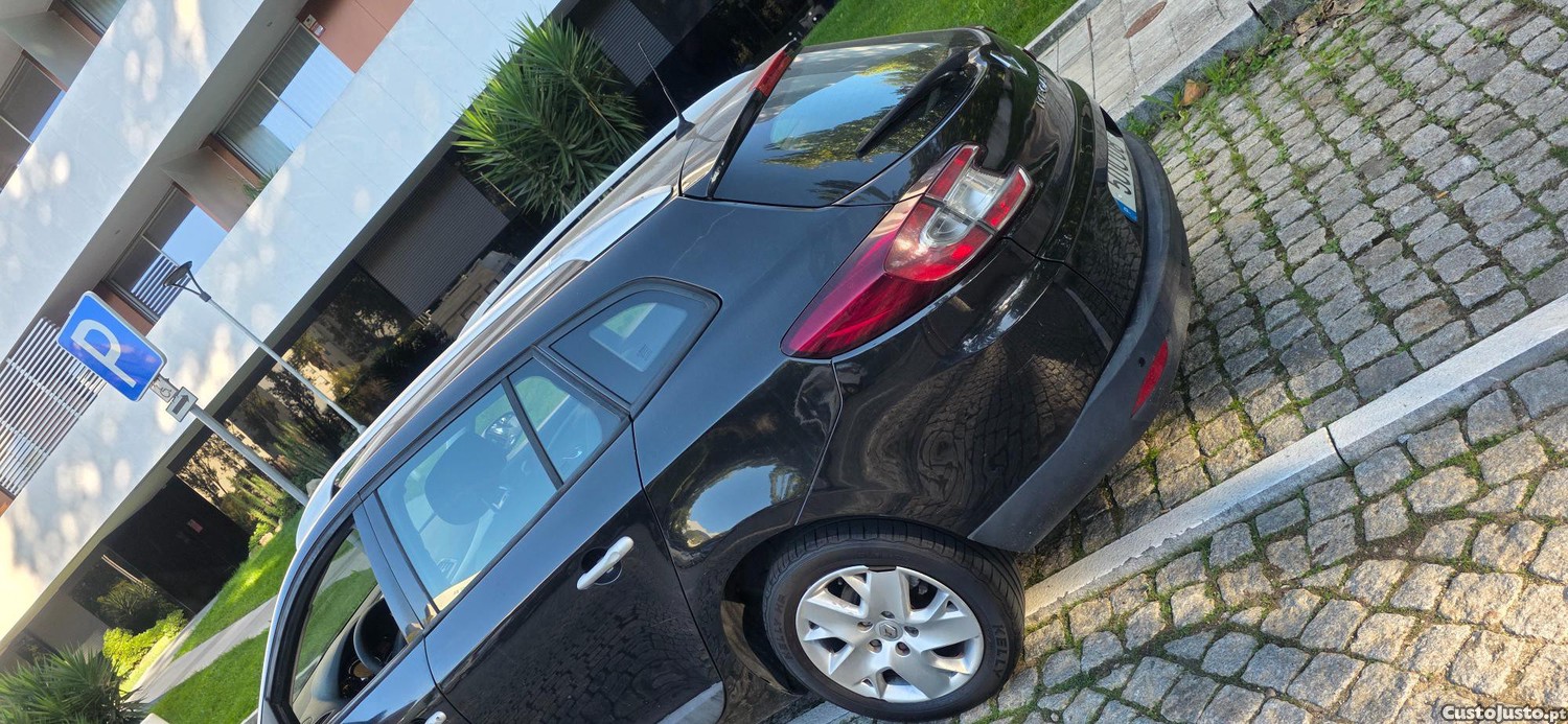 Renault Mégane 1.5 dci 90 cv — fotografia 9