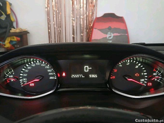 Peugeot 308 1.6 hdi — photo 4