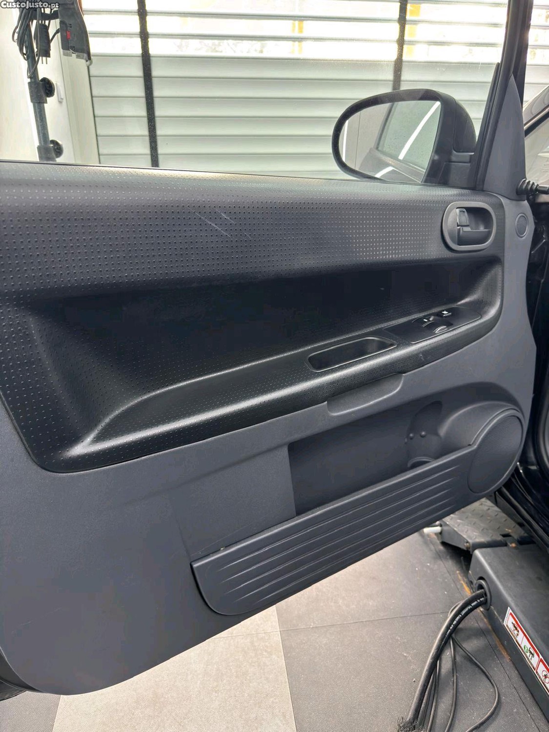 Mitsubishi Colt Cz3 gasolina 129000kms — fotografia 6