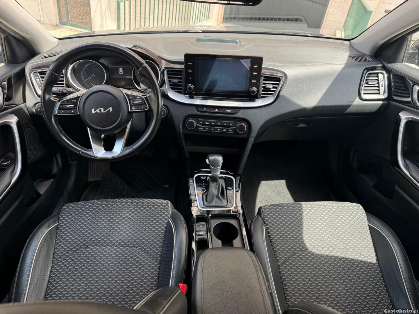 Kia XCeed 1.6 GDi PHEV Drive — fotografia 4