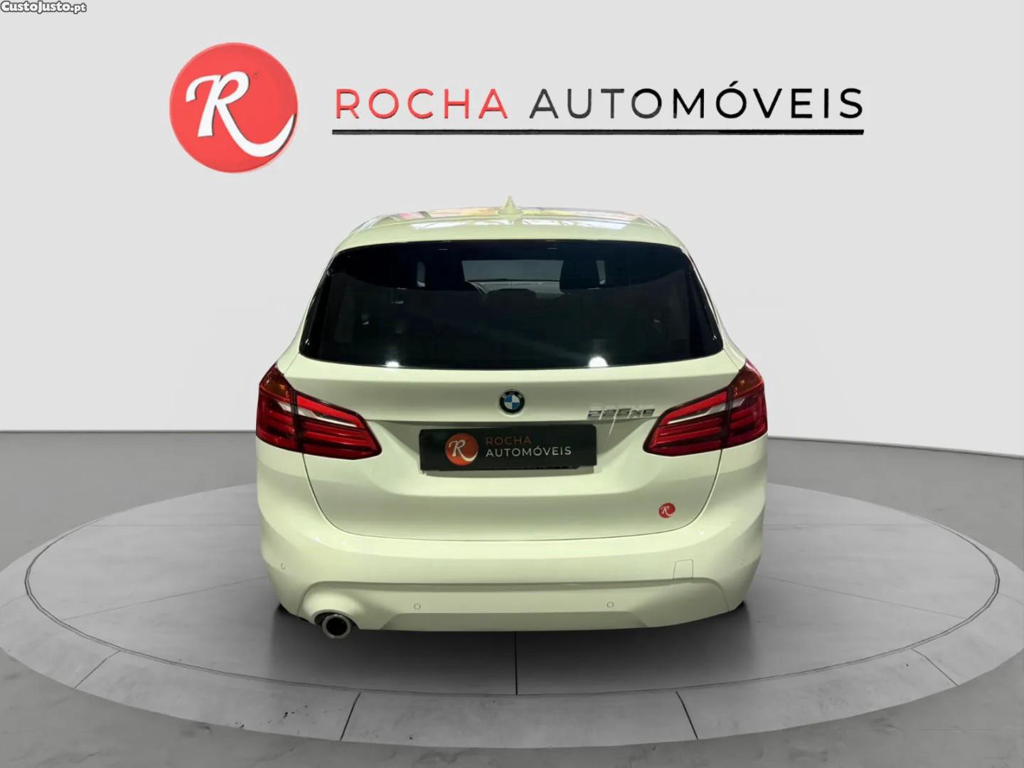 BMW 225 Active Tourer Advantage — fotografia 10