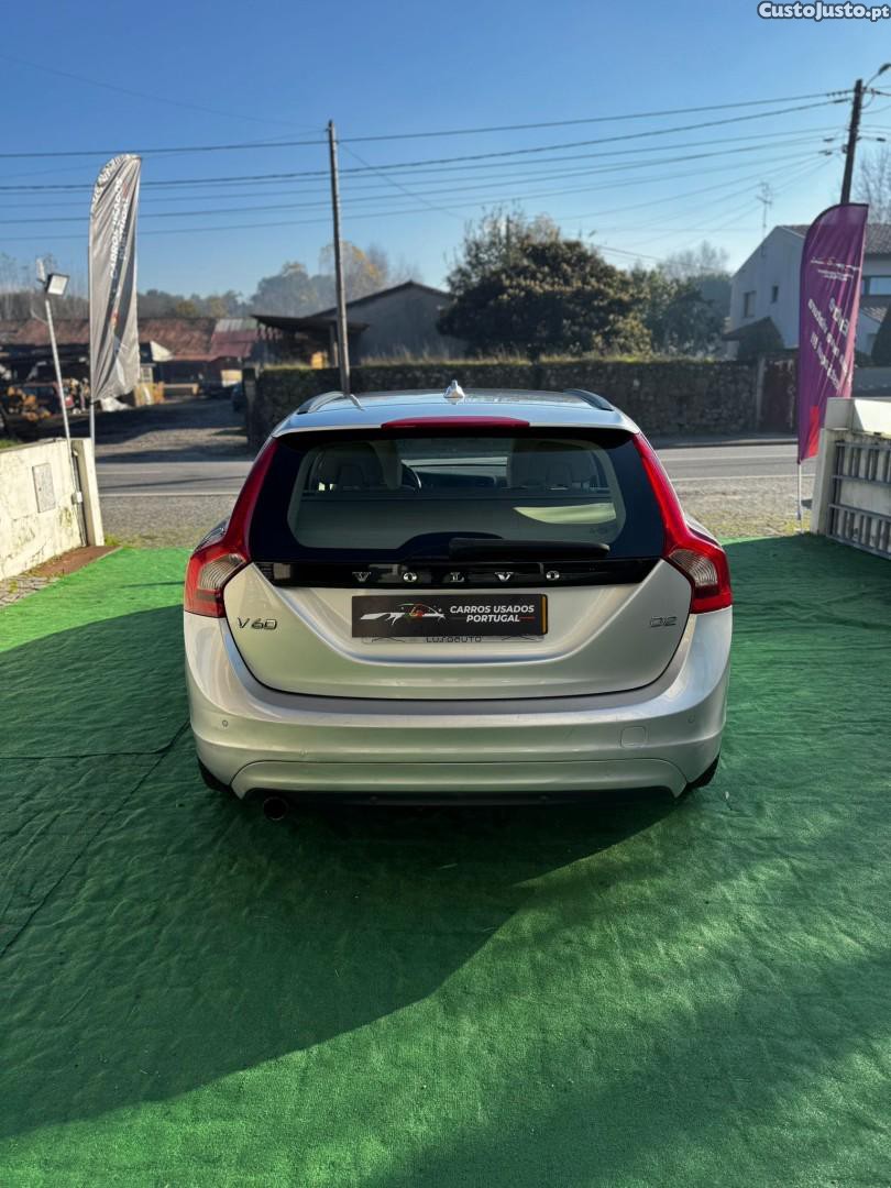 Volvo V60 1.6 D2 Drive Summum Start/Stop — fotografia 14