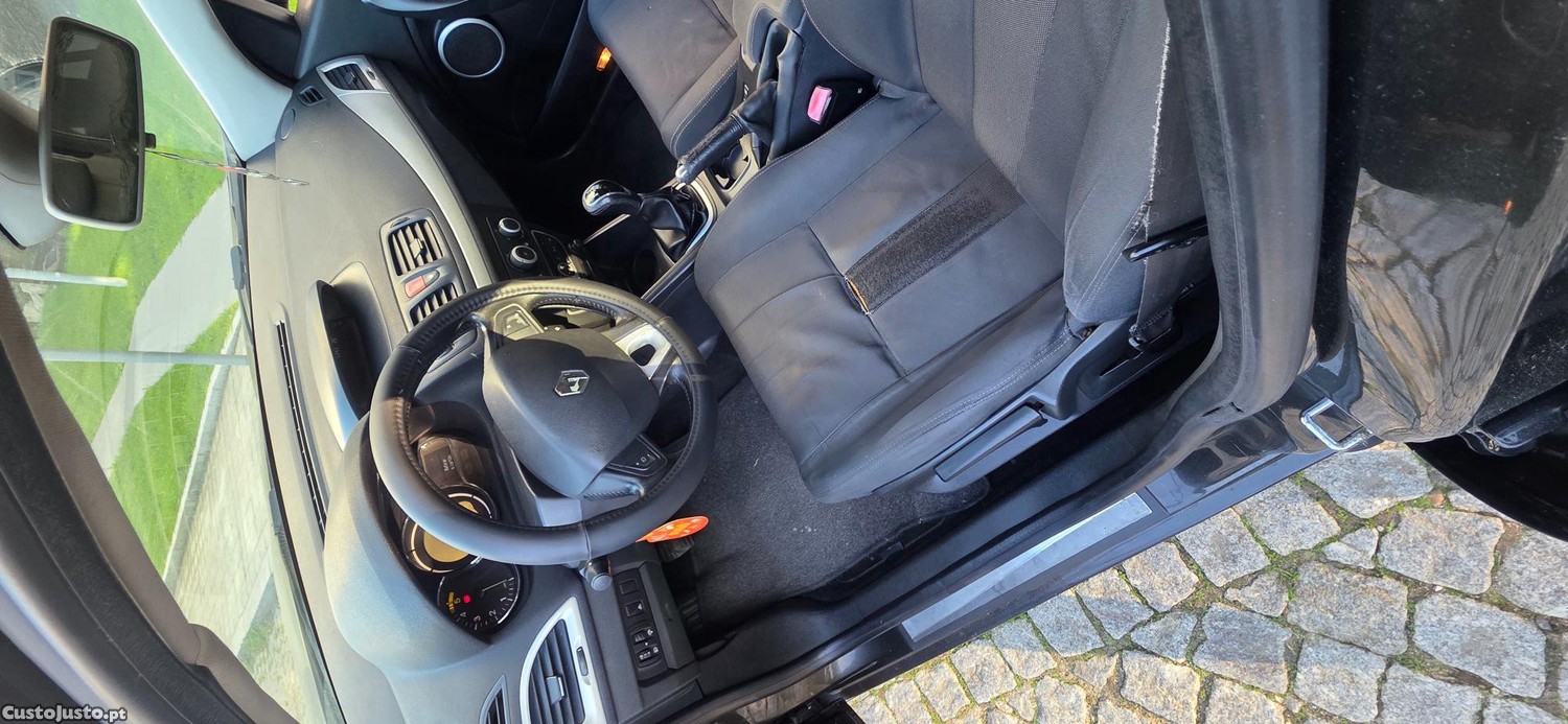 Renault Mégane 1.5 dci 90 cv — fotografia 7