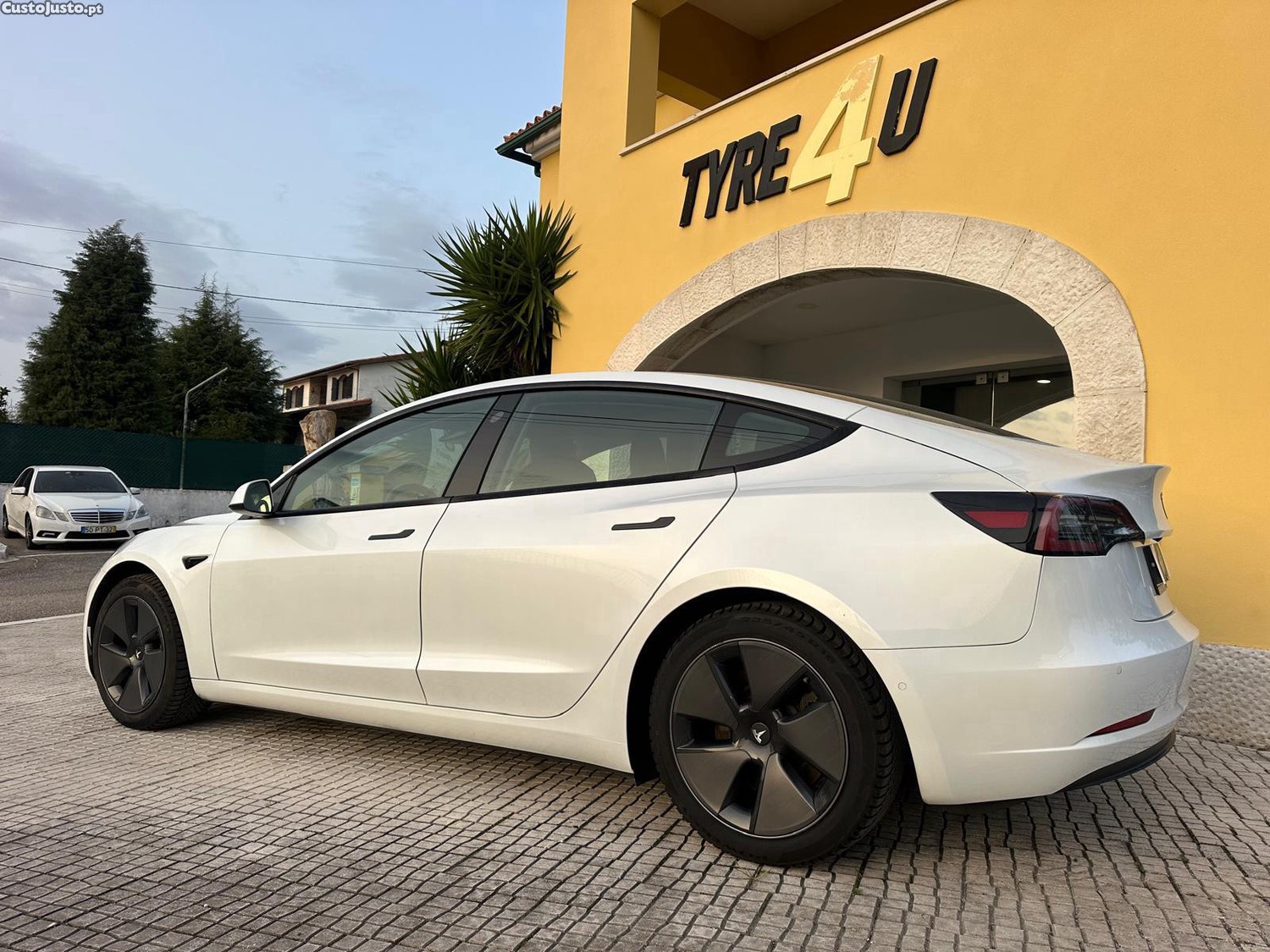 Tesla Model 3 AWD Dual Motor — fotografia 16