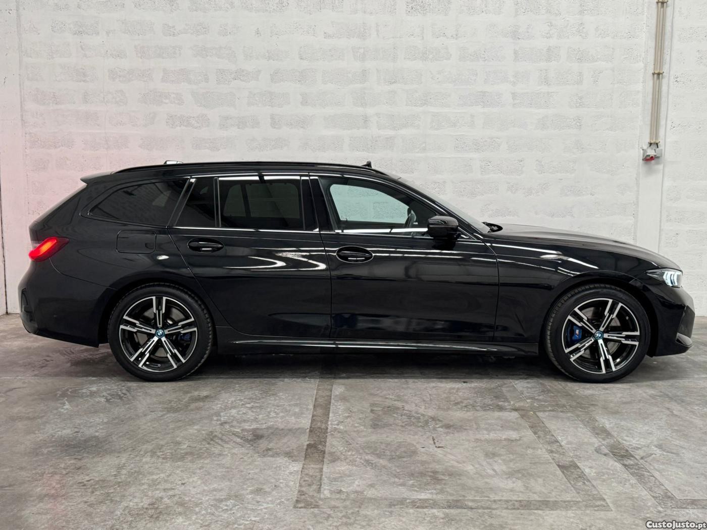 BMW 330 e Touring Pack M Aut — fotografia 23