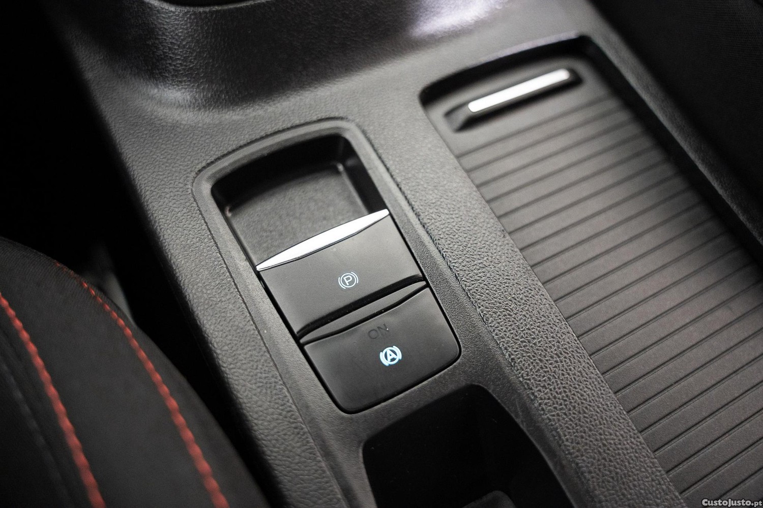 Ford Focus 1.0 EcoBoost MHEV ST-Line — fotografia 9