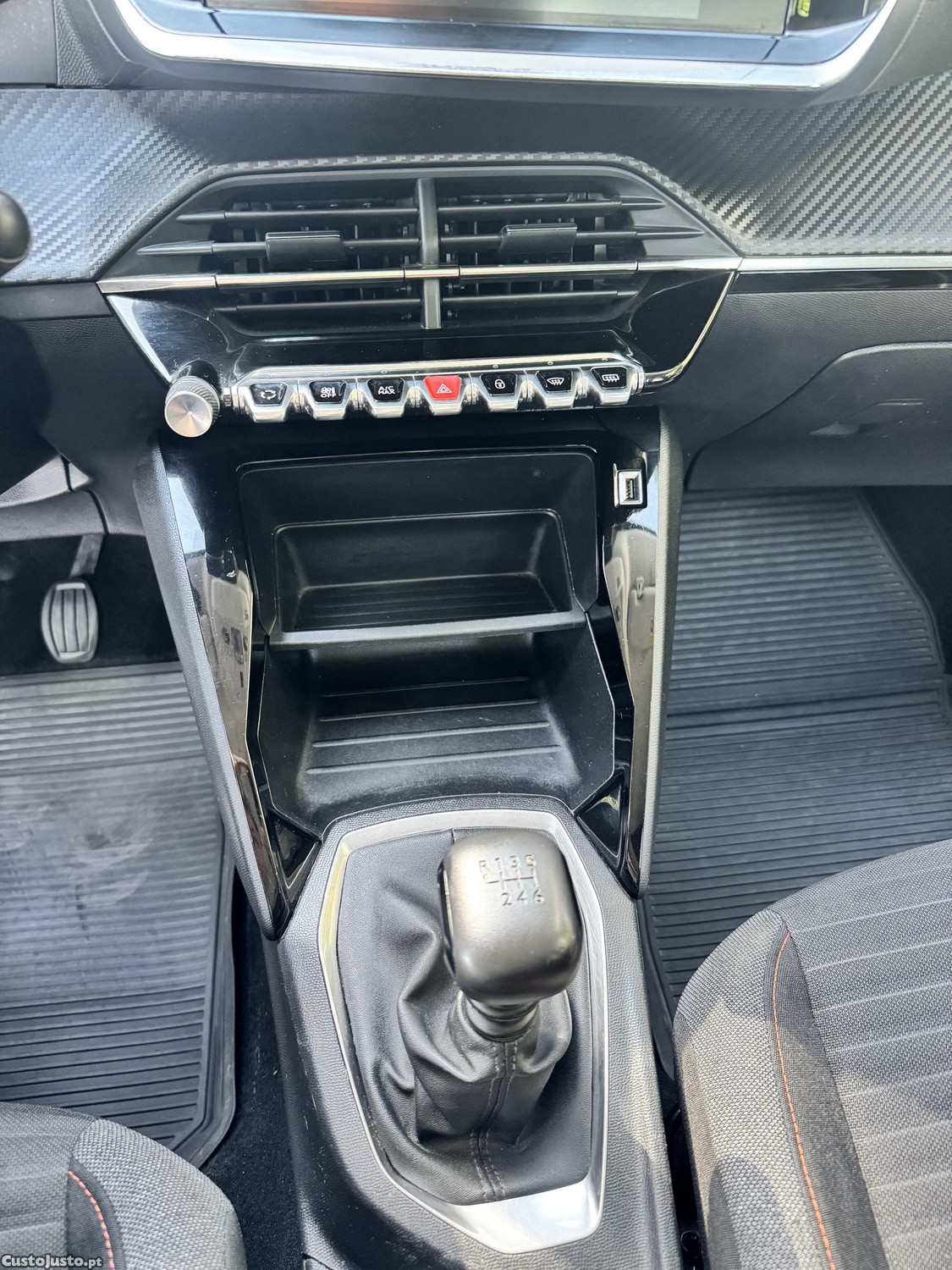 Peugeot 208 1.5 Hdi — fotografia 2