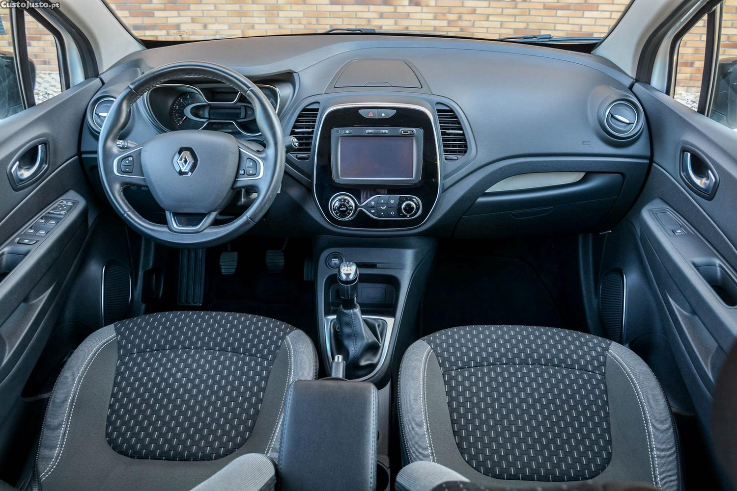 Renault Captur 0.9 TCE Sport — fotografia 18