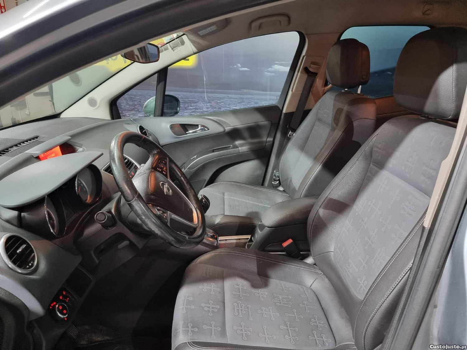 Opel Meriva 1.3 CDTi Enjoy — fotografia 13