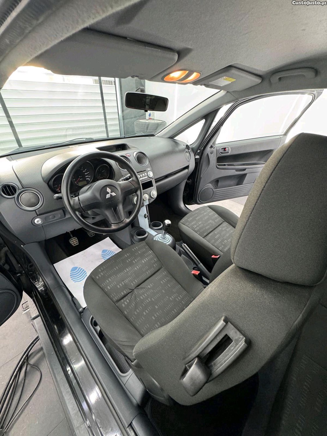 Mitsubishi Colt Cz3 gasolina 129000kms — fotografia 5