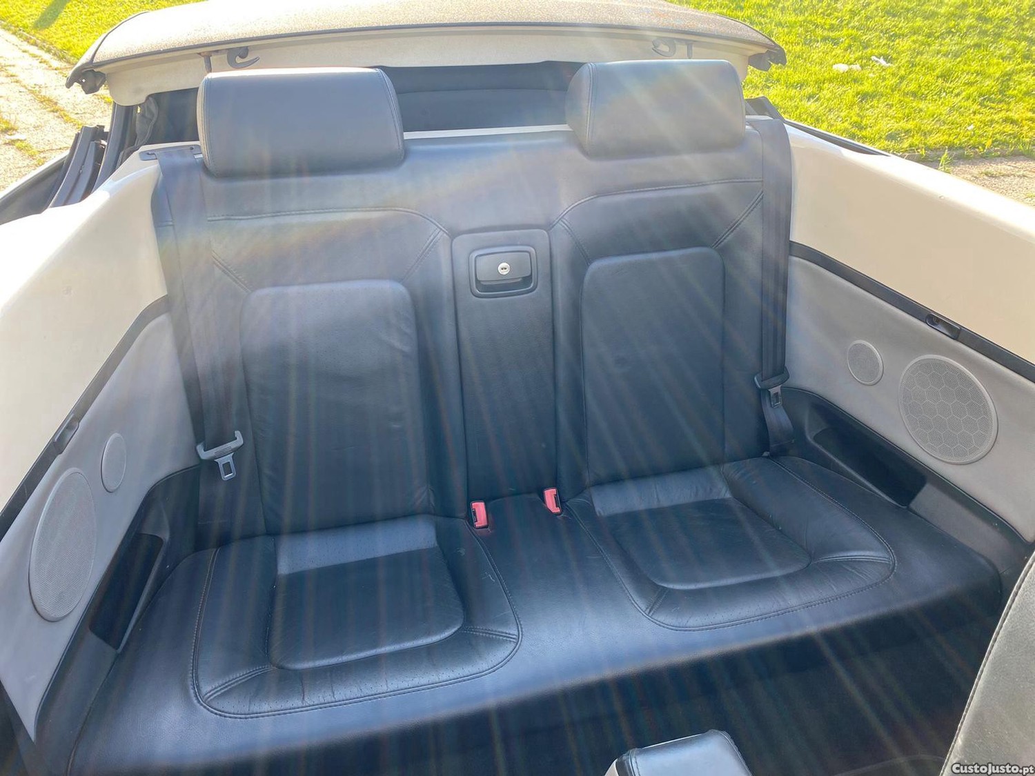 Volkswagen New Beetle Cabrio cabriole — fotografia 3