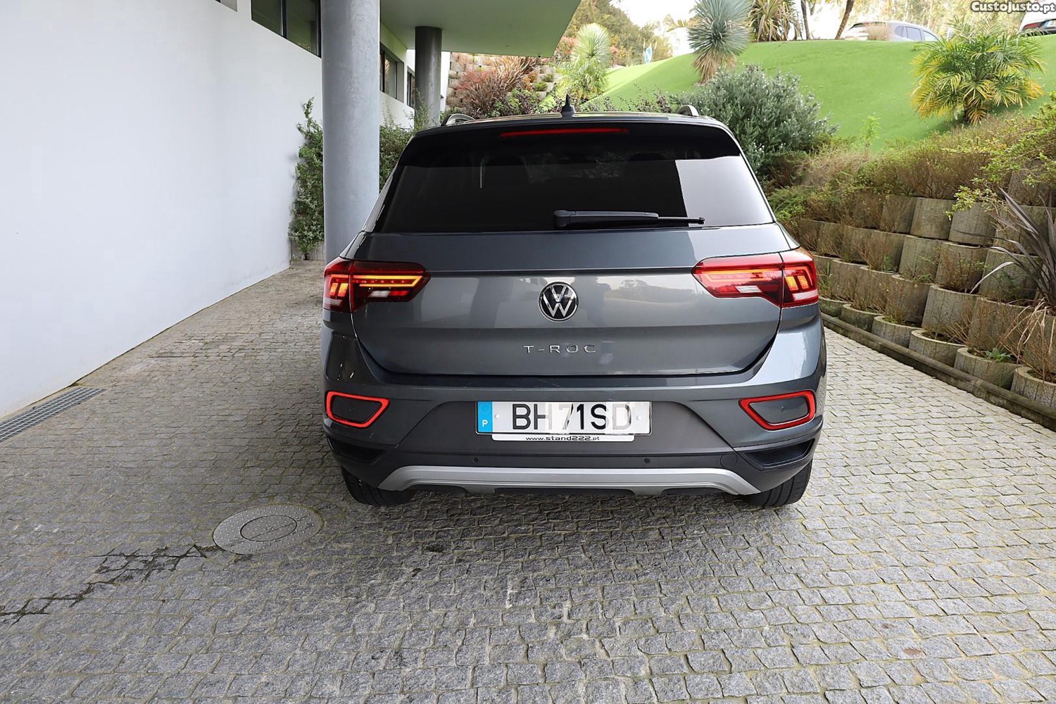 Volkswagen T-Roc 1.0 TSI Life — fotografia 13