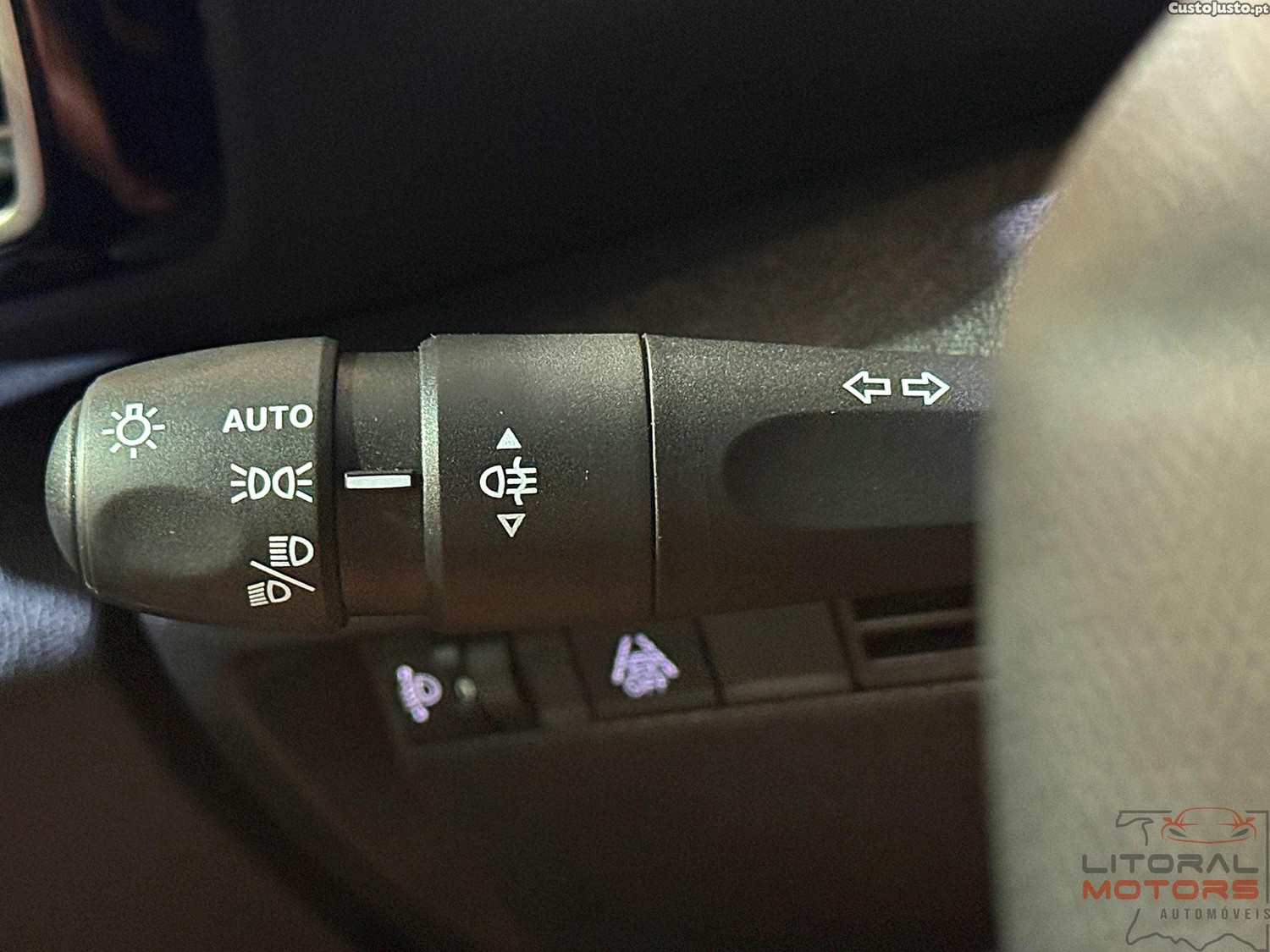 Citroën C4 1.2 Hybrid Plus e-DSC6 — fotografia 3