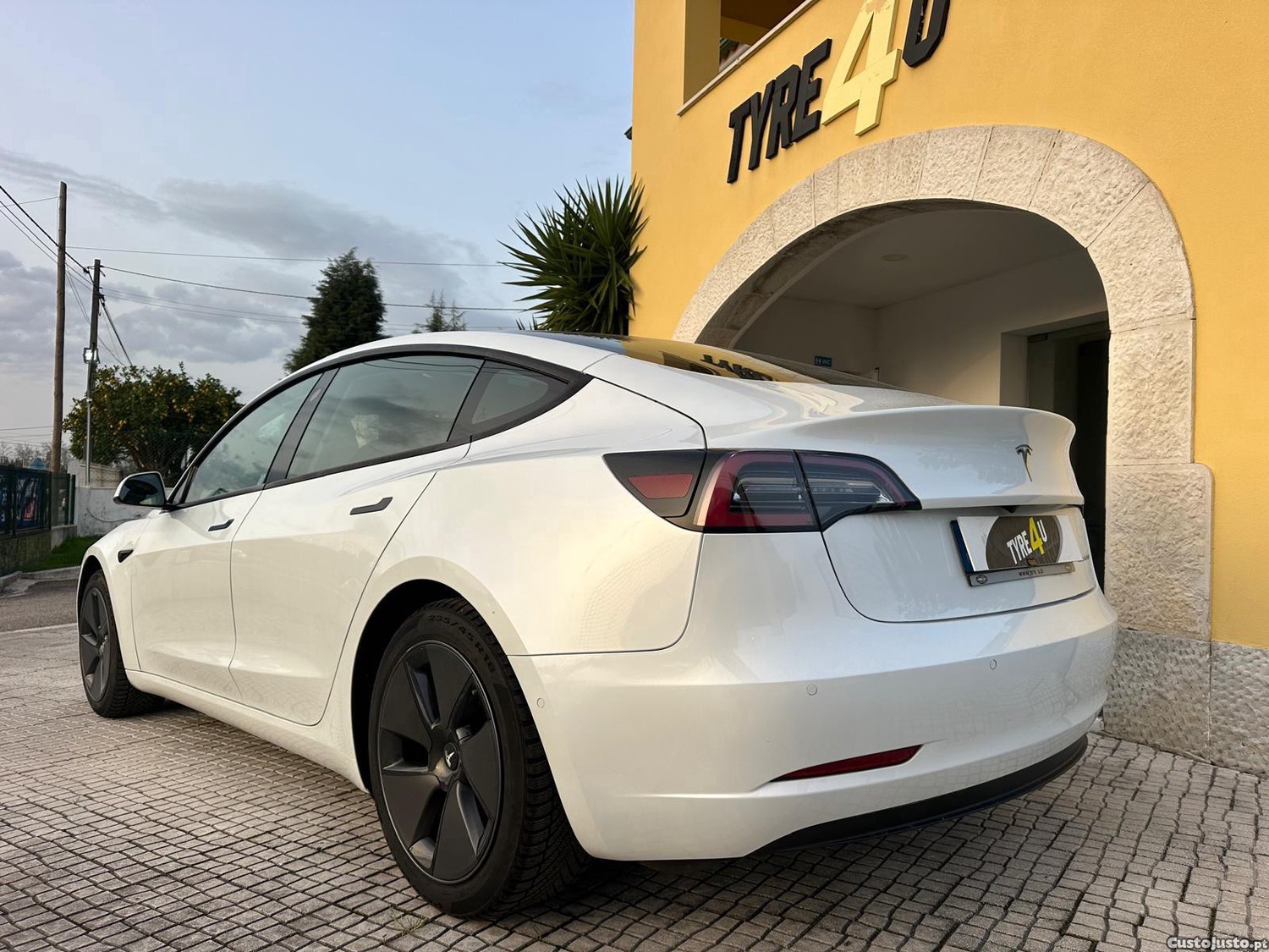 Tesla Model 3 AWD Dual Motor — fotografia 15