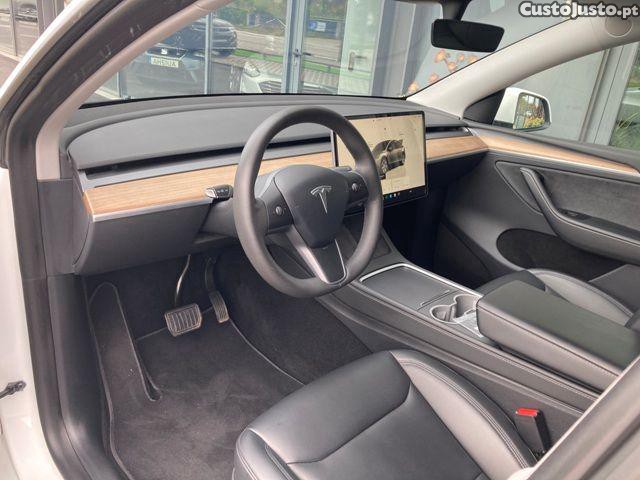 Tesla Model Y Long Range Dual Moto — fotografia 20