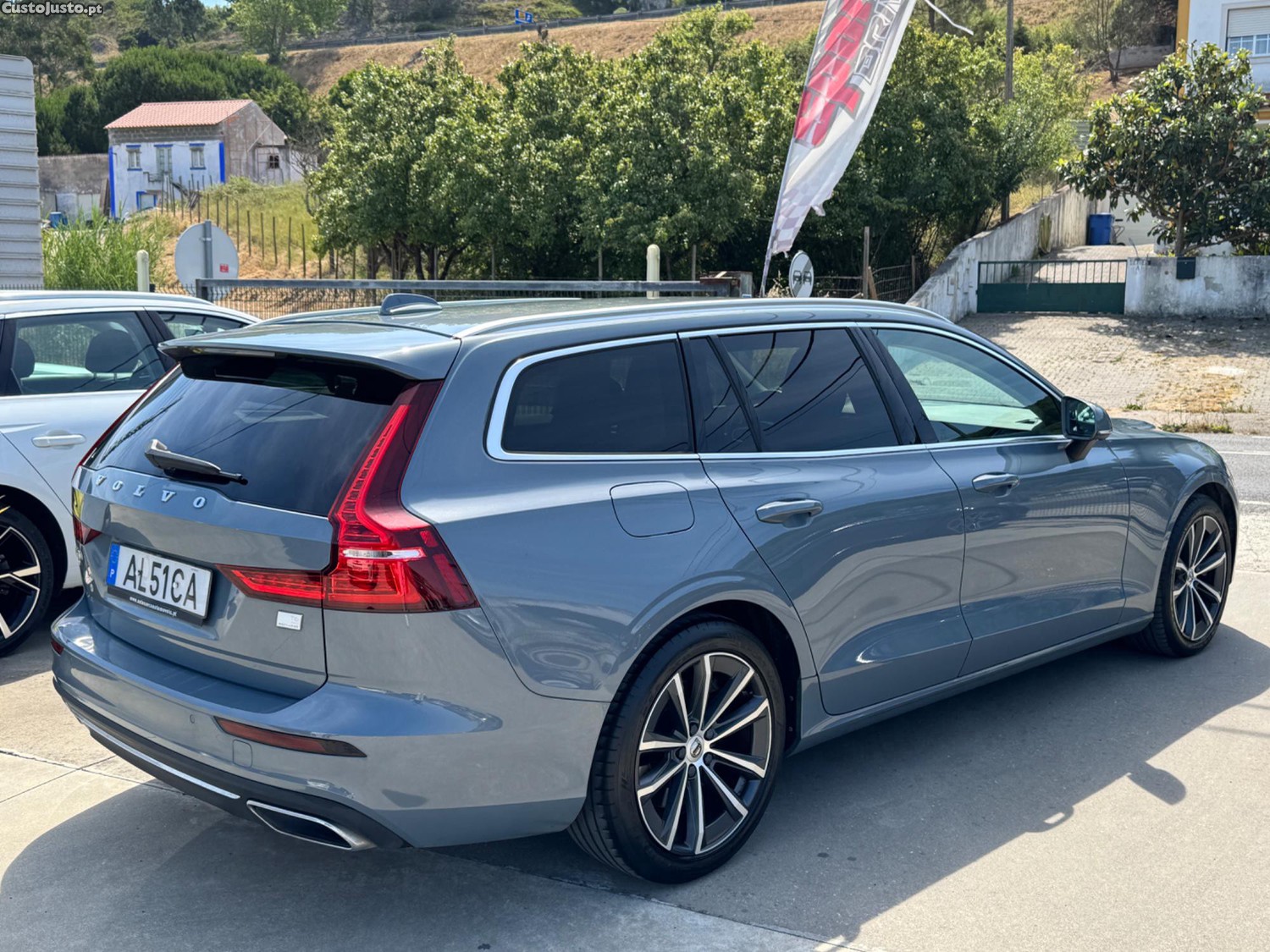 Volvo V60 T6 AWD Recharge — fotografia 10
