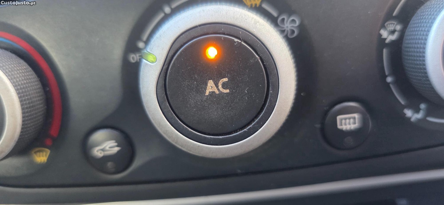 Renault Mégane 1.5 dci 90 cv — fotografia 4