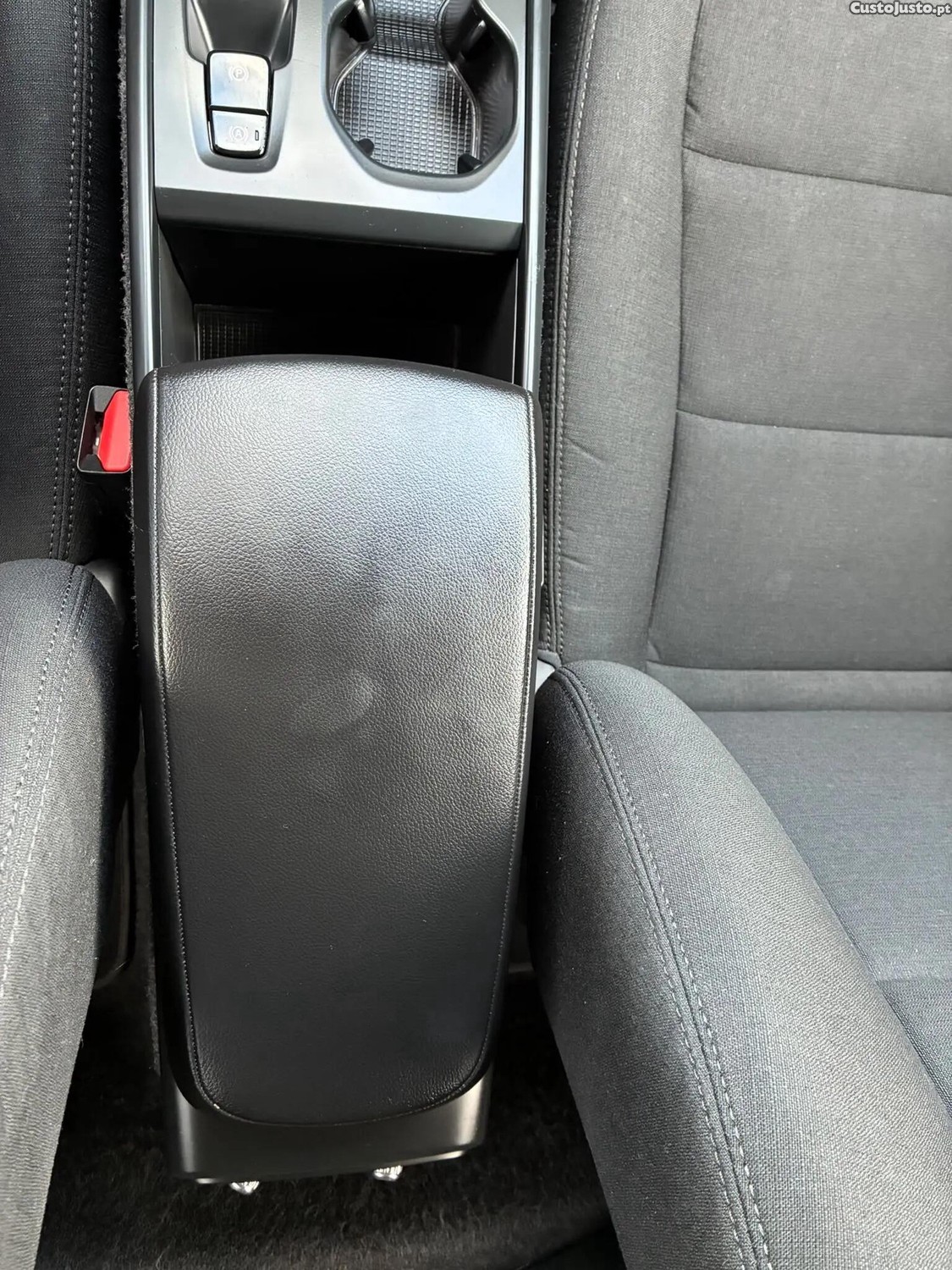 Volvo XC 40 1.5 T2 Momentum Plus Geartronic — fotografia 10