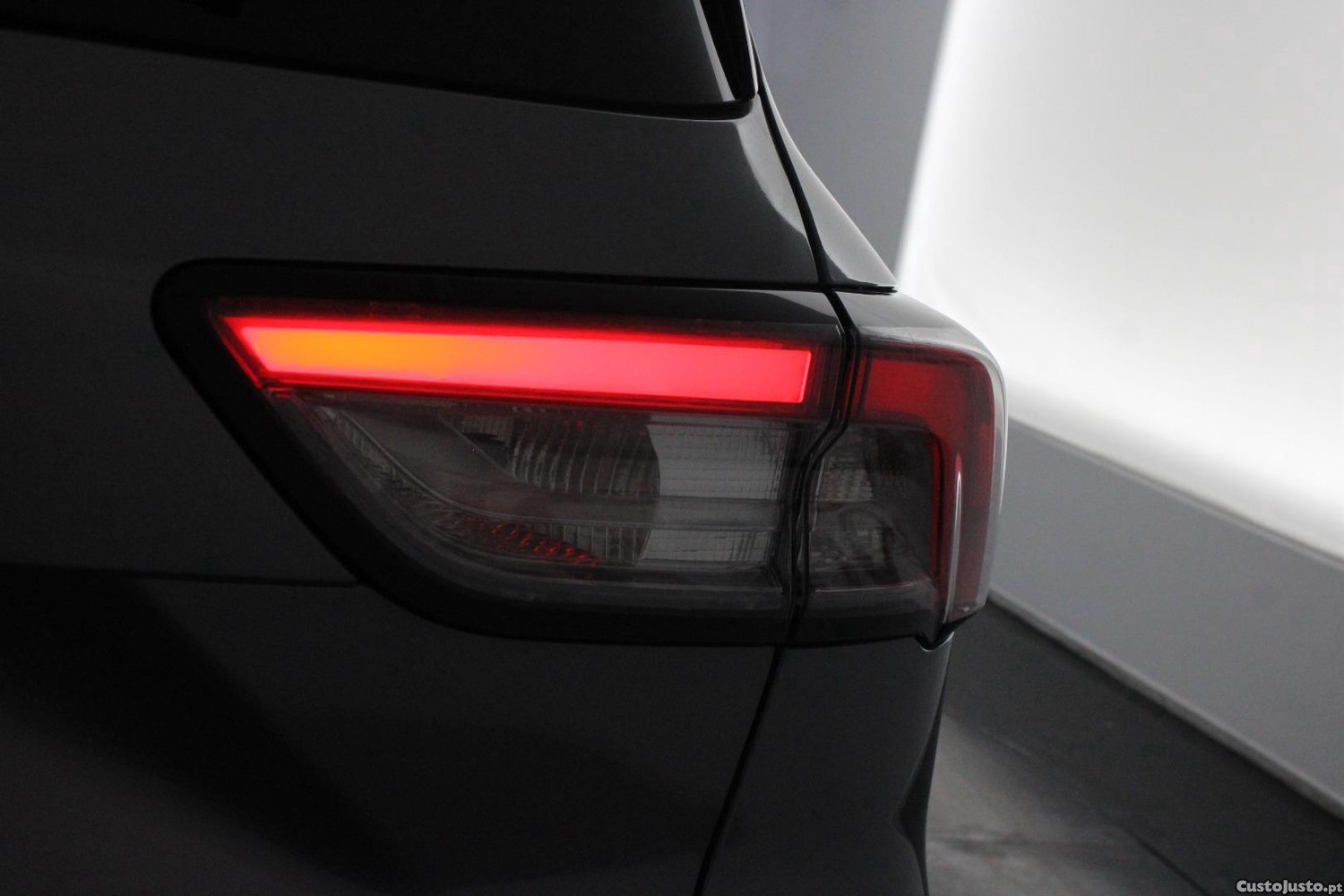 Ford Kuga 1.5 TDCI ECOBLUE TITANIUM — fotografia 2