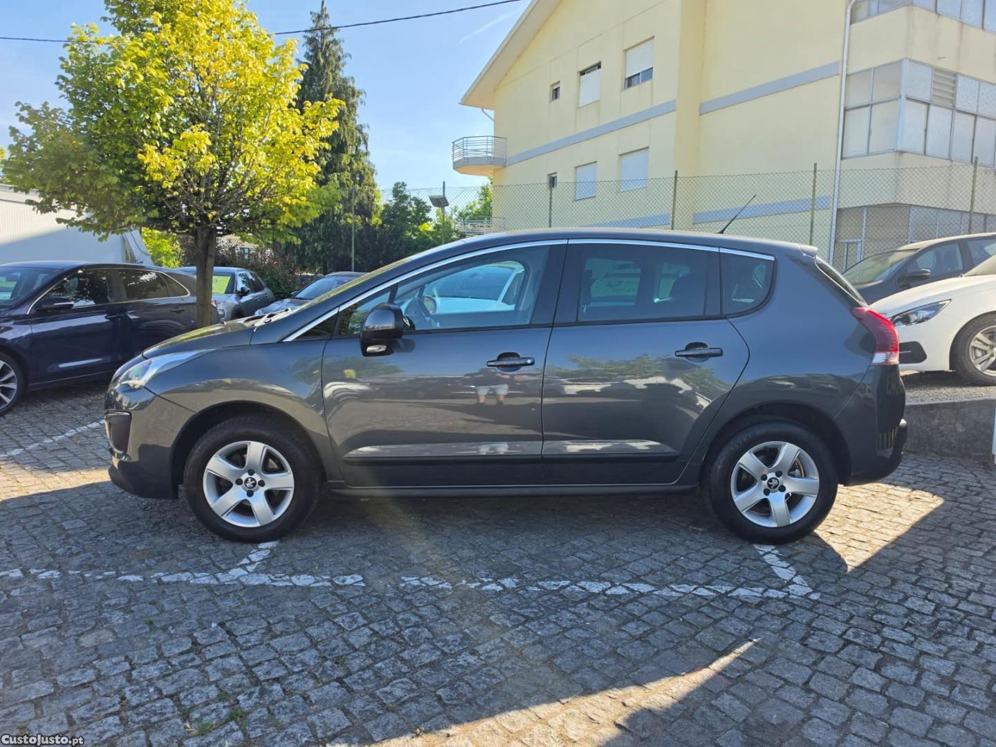 Peugeot 3008 1.6 BlueHDi Allure — fotografia 13