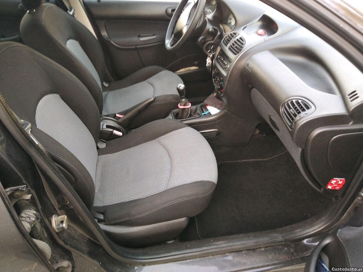 Peugeot 206 1.4 HDI - 06 foto 5