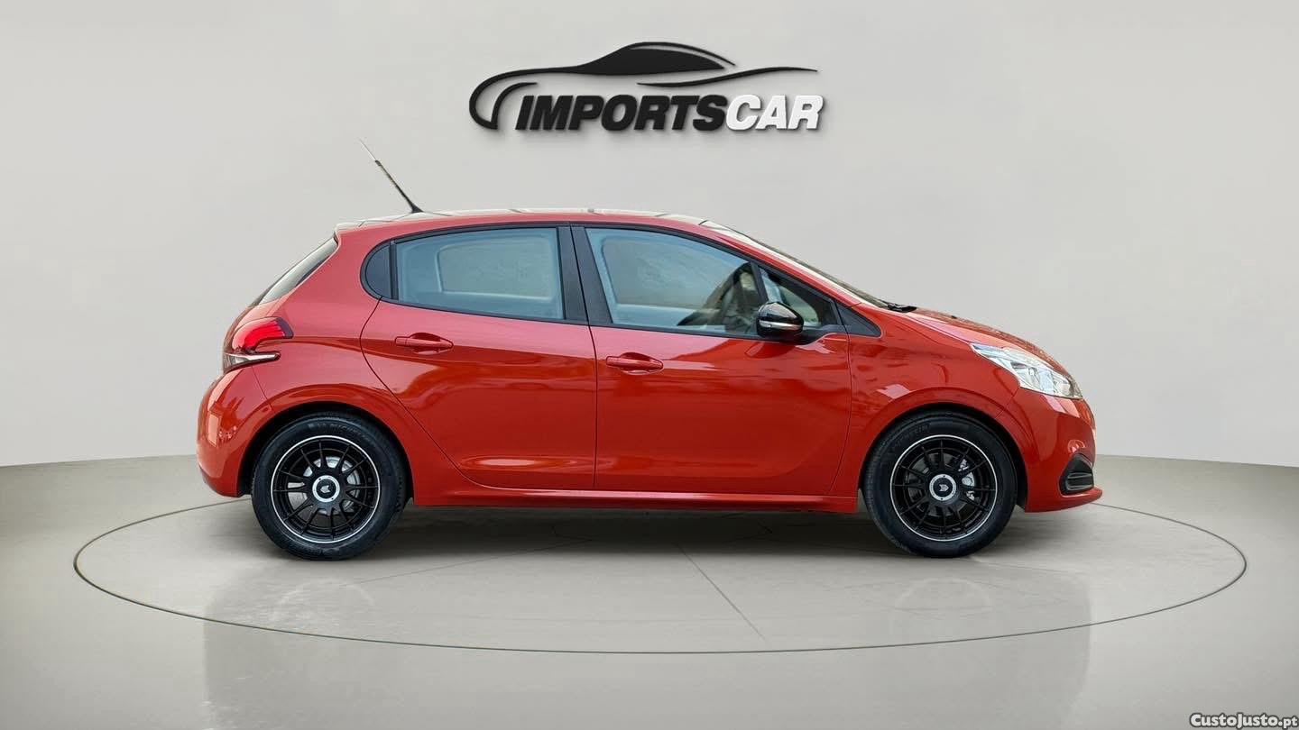 Peugeot 208 1.2 PureTech Like — fotografia 15