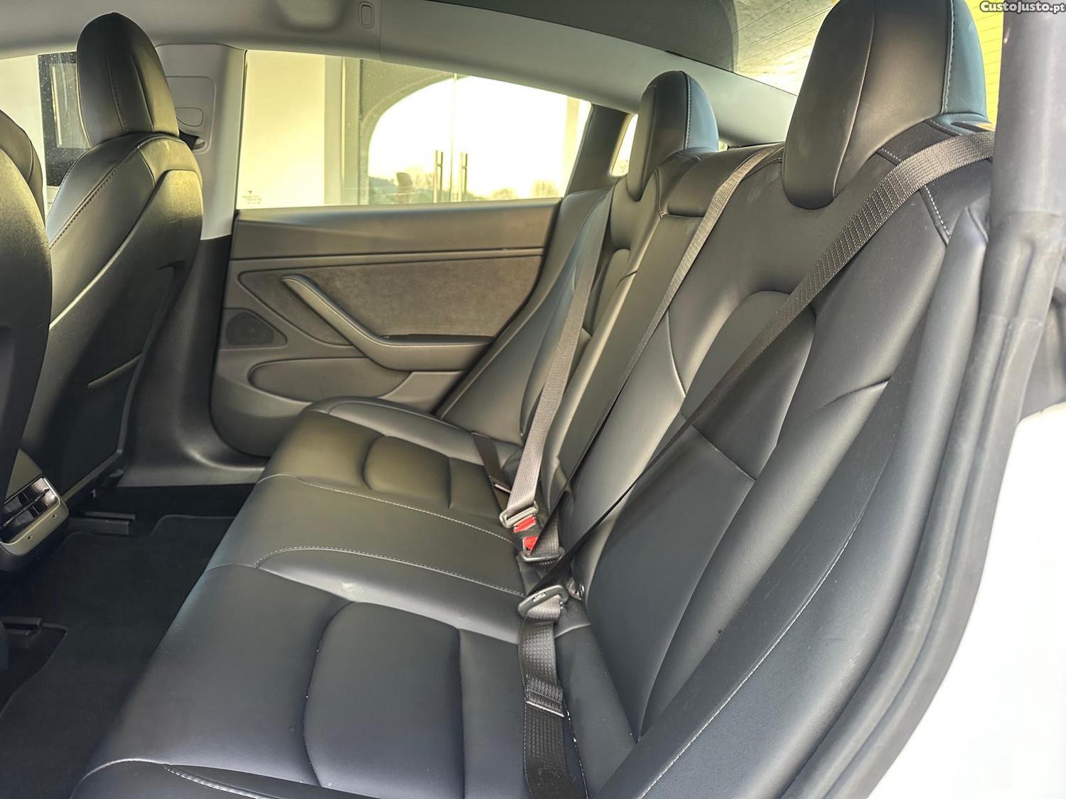Tesla Model 3 AWD Dual Motor — fotografia 3