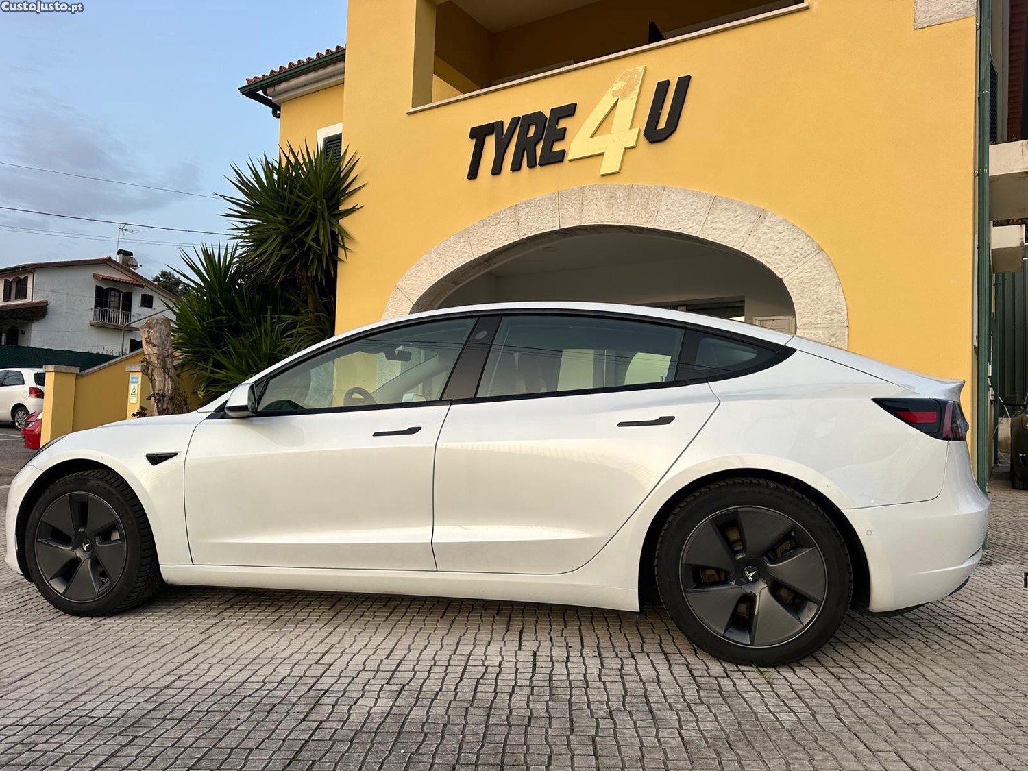 Tesla Model 3 AWD Dual Motor — fotografia 17