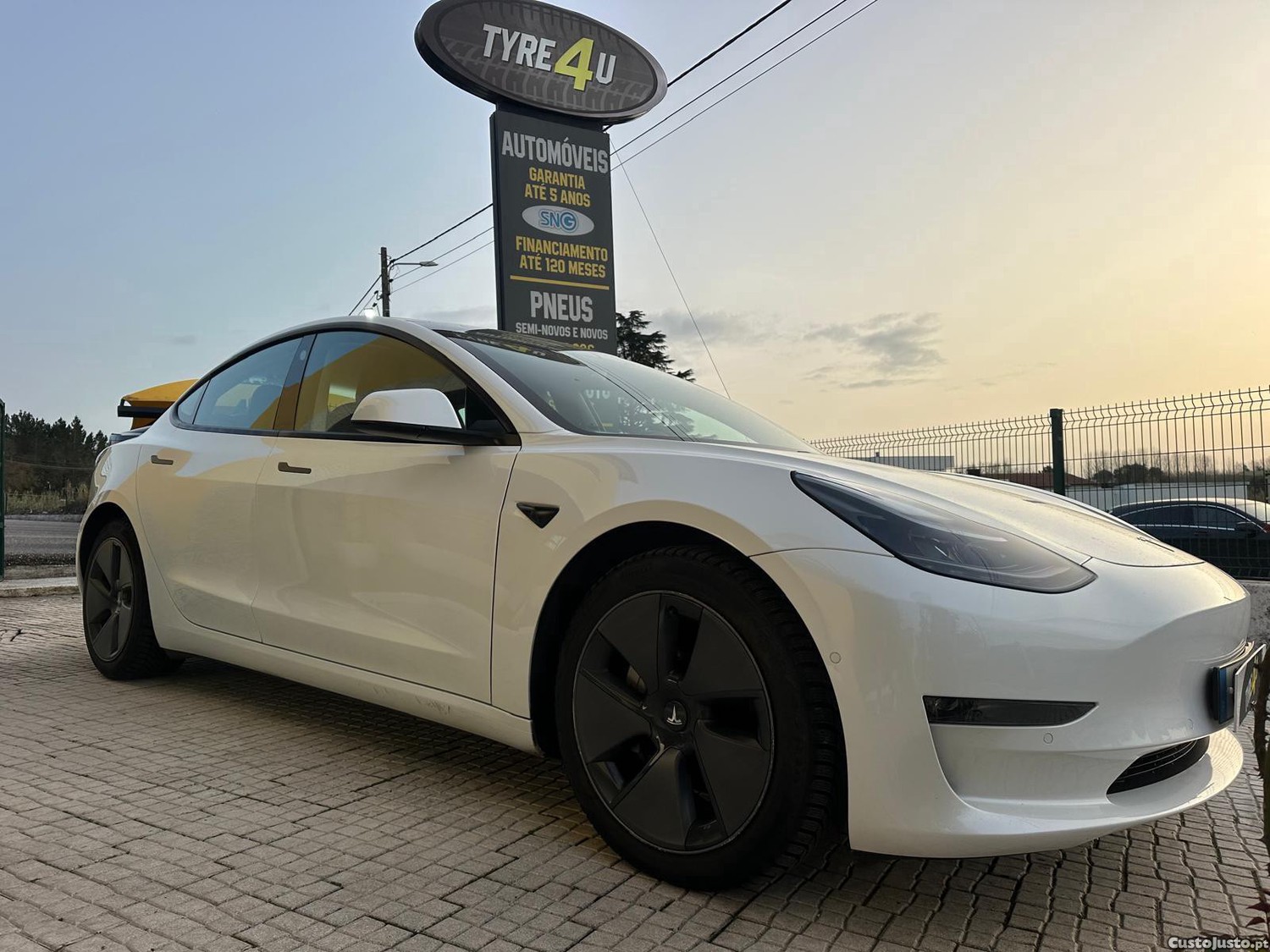 Tesla Model 3 AWD Dual Motor — fotografia 12