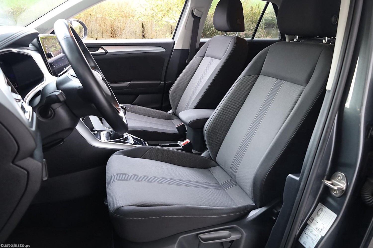 Volkswagen T-Roc 1.0 TSI Life — fotografia 4